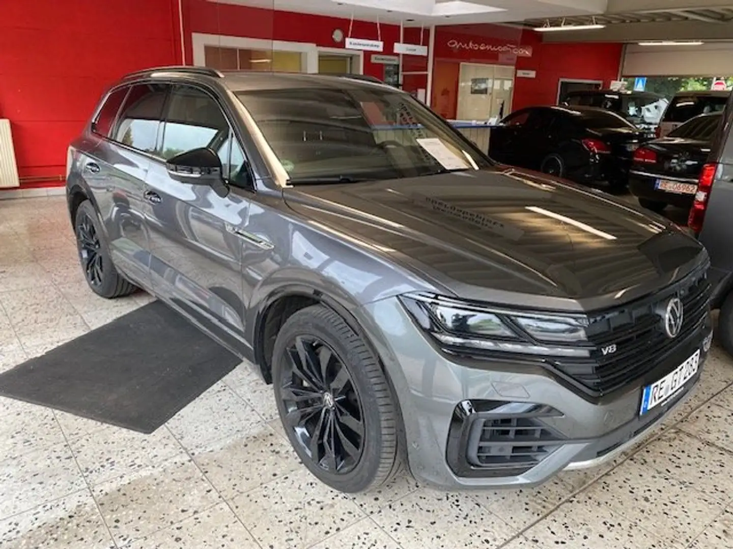 Volkswagen Touareg R-Line 4Motion LAST EDITION 092/400 Grau - 1