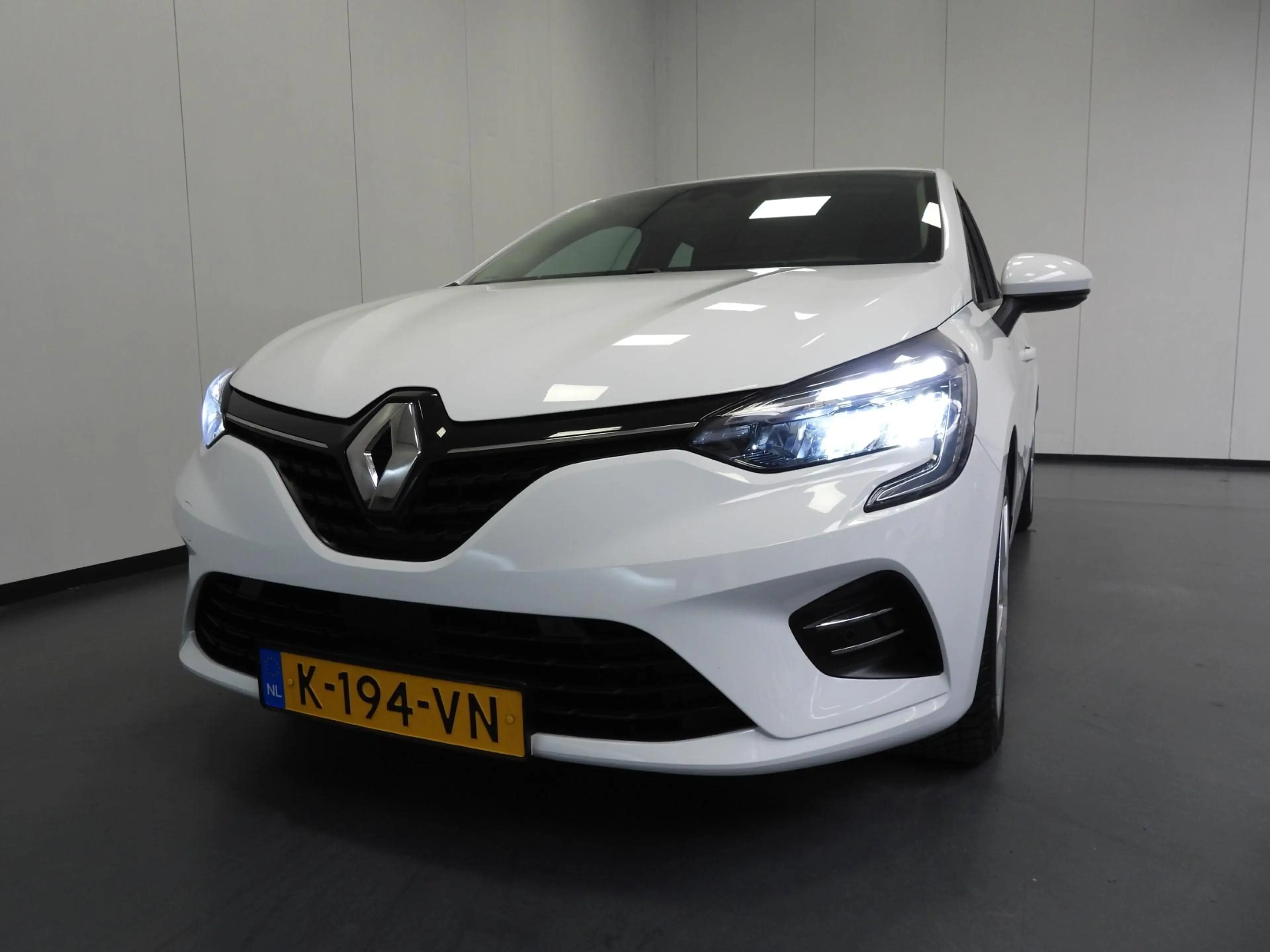 Renault Clio 1.6 E-Tech Hybrid 140 Business Zen NAVI/CAMERA/CRU — photo 30