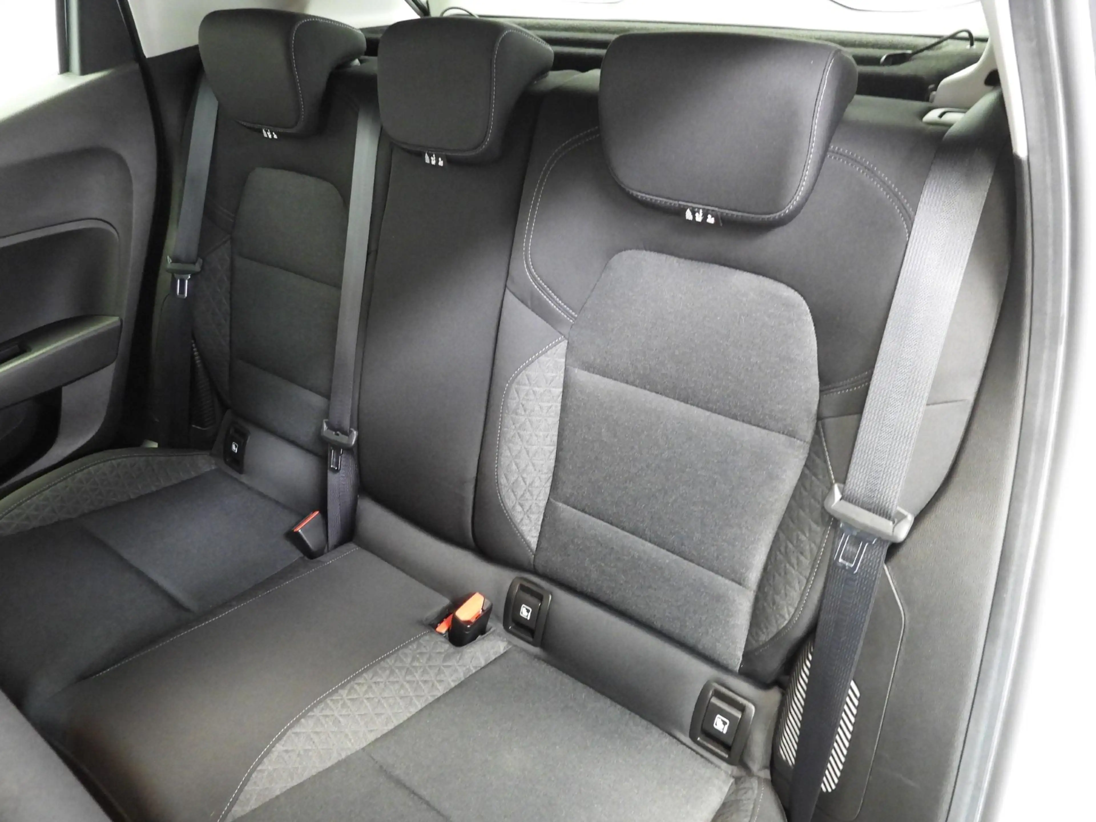 Renault Clio 1.6 E-Tech Hybrid 140 Business Zen NAVI/CAMERA/CRU — photo 22