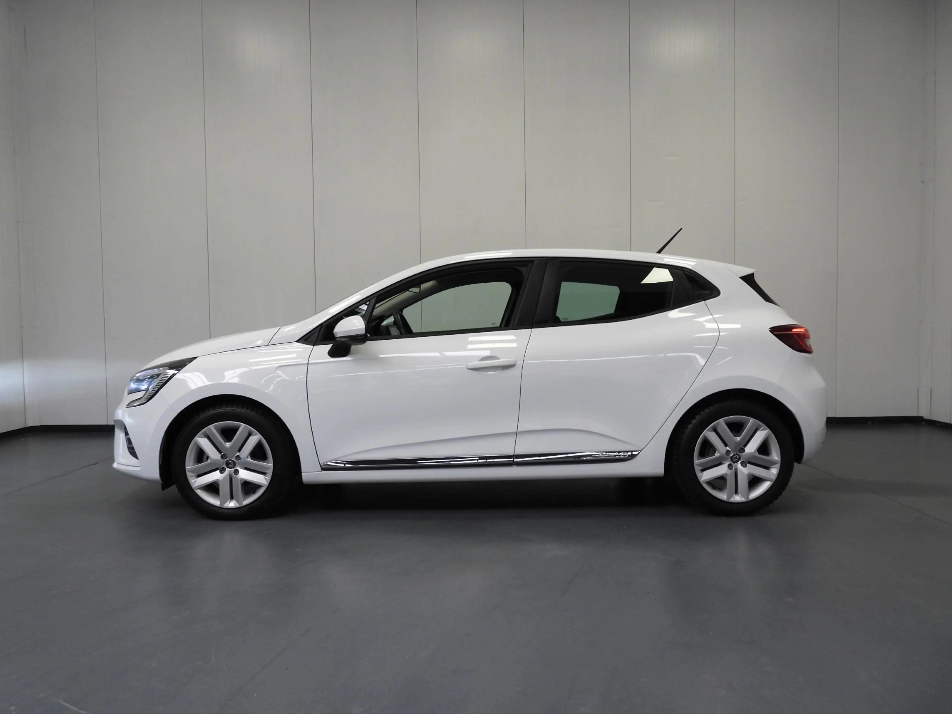 Renault Clio 1.6 E-Tech Hybrid 140 Business Zen NAVI/CAMERA/CRU — photo 2