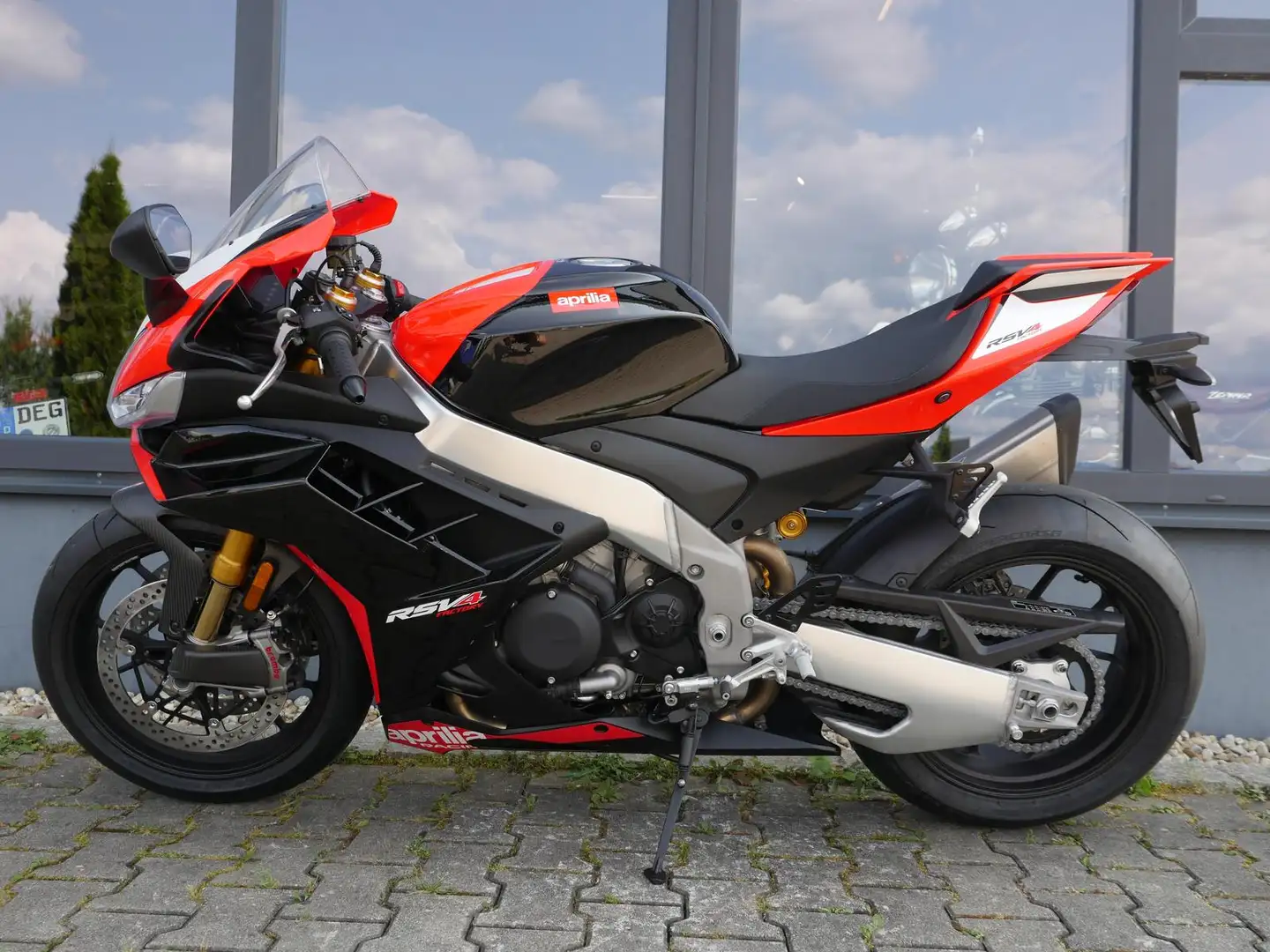 Aprilia RSV4 1100 Factory SE-09 SBK - Max Biaggi - 2