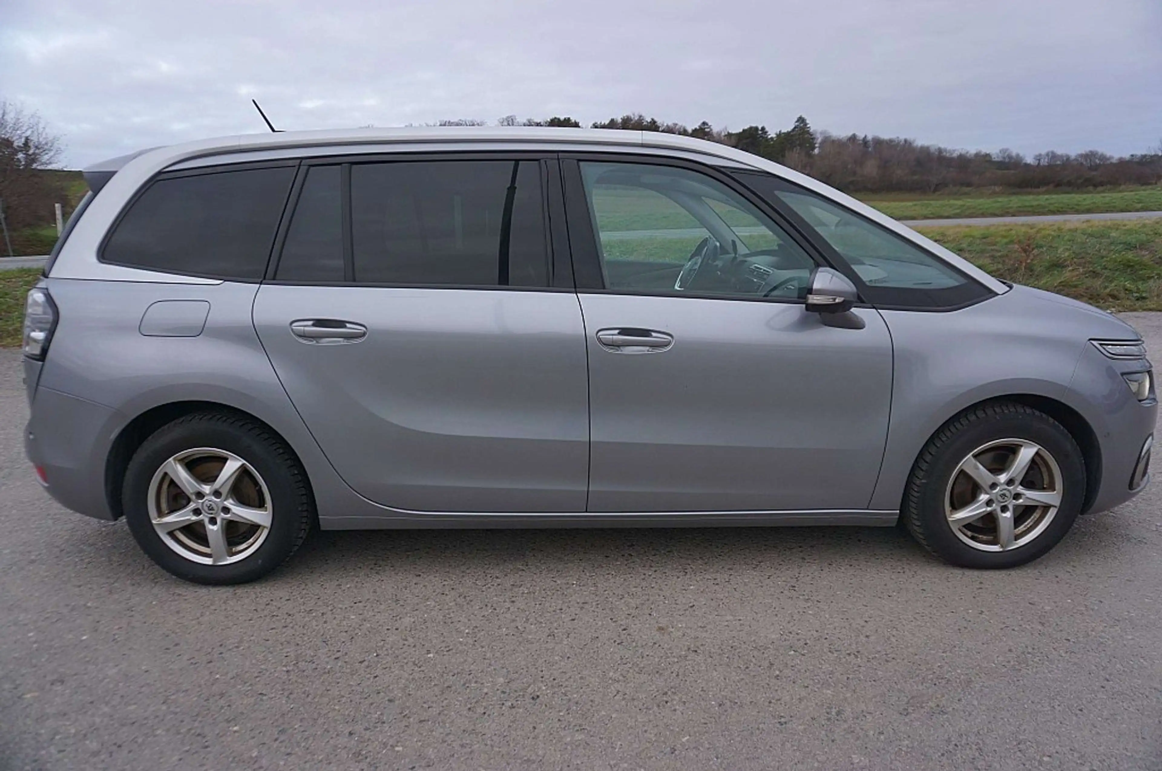 Citroen C4 SpaceTourer Grand C4 SpaceTourer Grand C4 Spacetourer BlueH... — photo 3