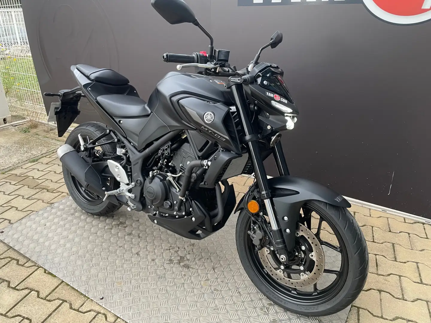 Yamaha MT-03 Noir - 2