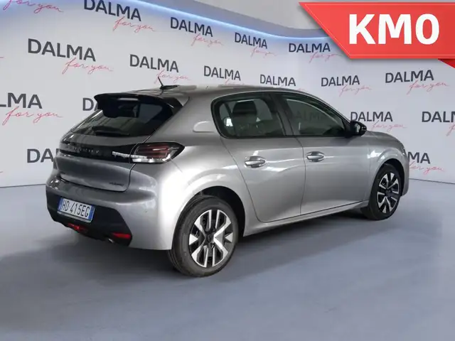 Peugeot 208 view 5