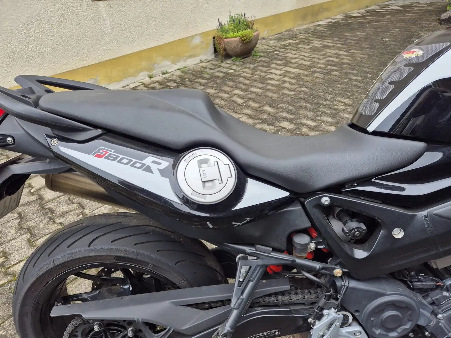 BMW F 800 R Wenig km TÜV neu Noir - 2
