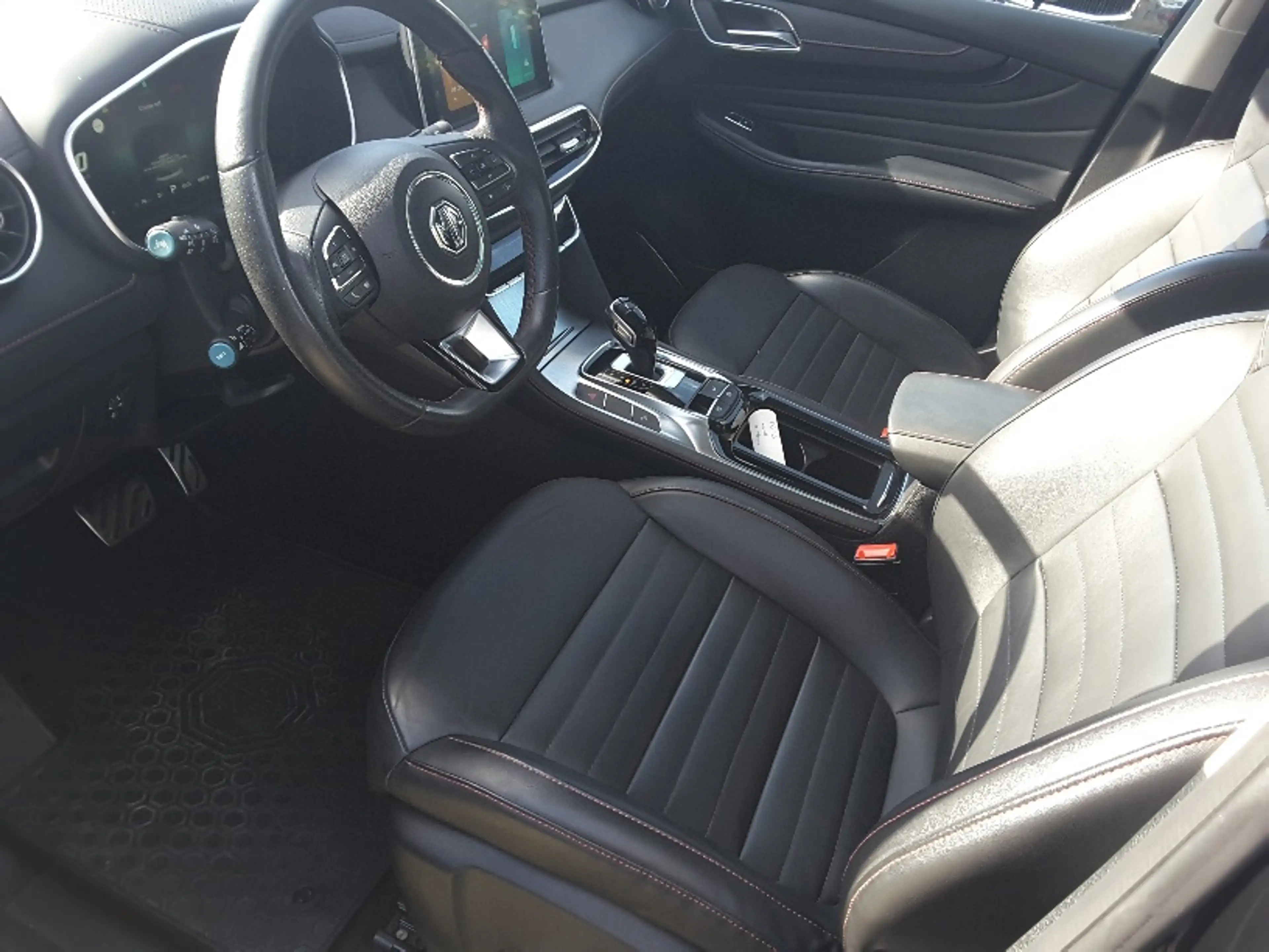 MG HS HS 1.5 T-GDi Luxury DCT — photo 9