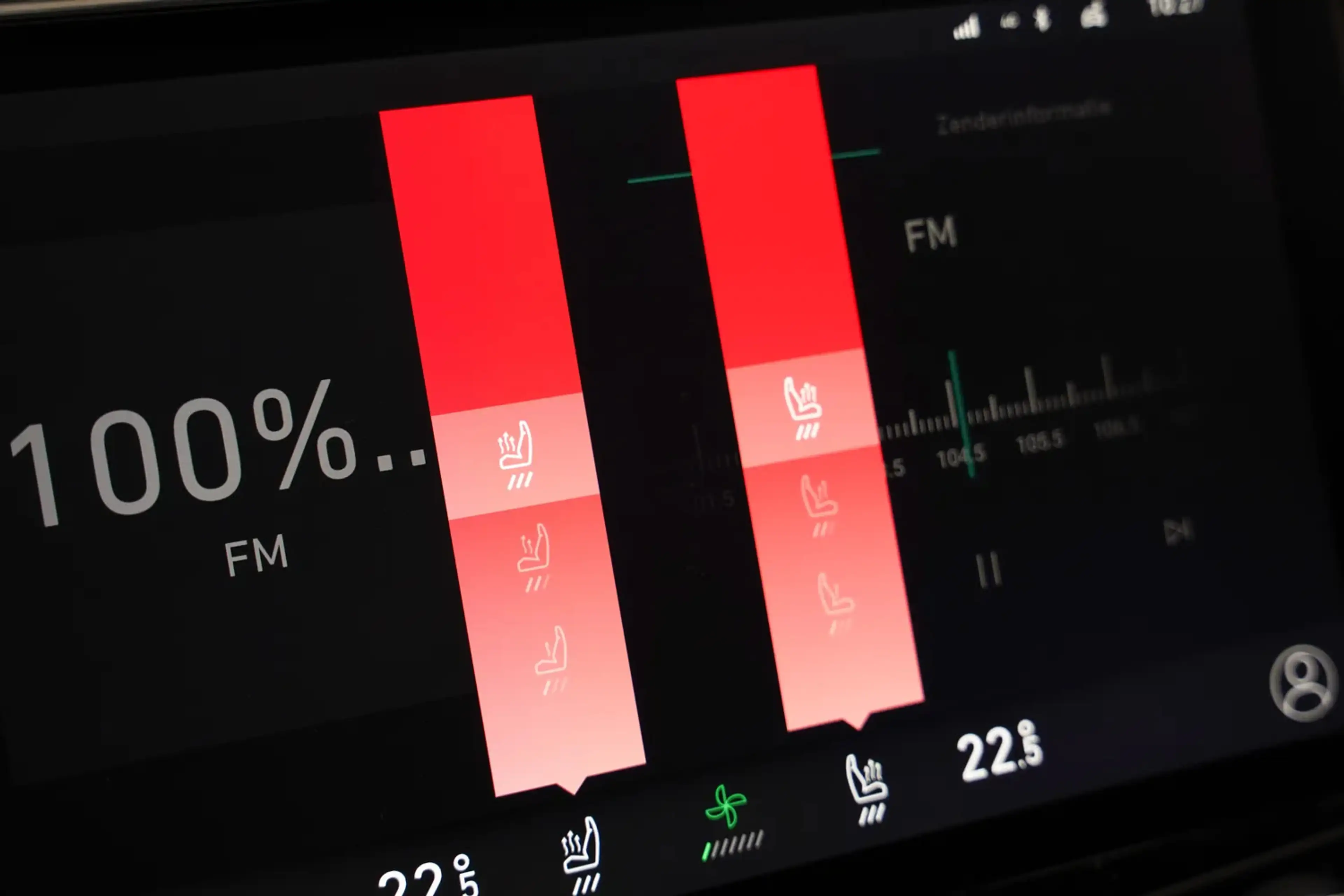 Lynk & Co 01 1.5 PHEV MY23 Zwart 6,6kWh [ Soh 94,5% | Zwarte he — photo 14
