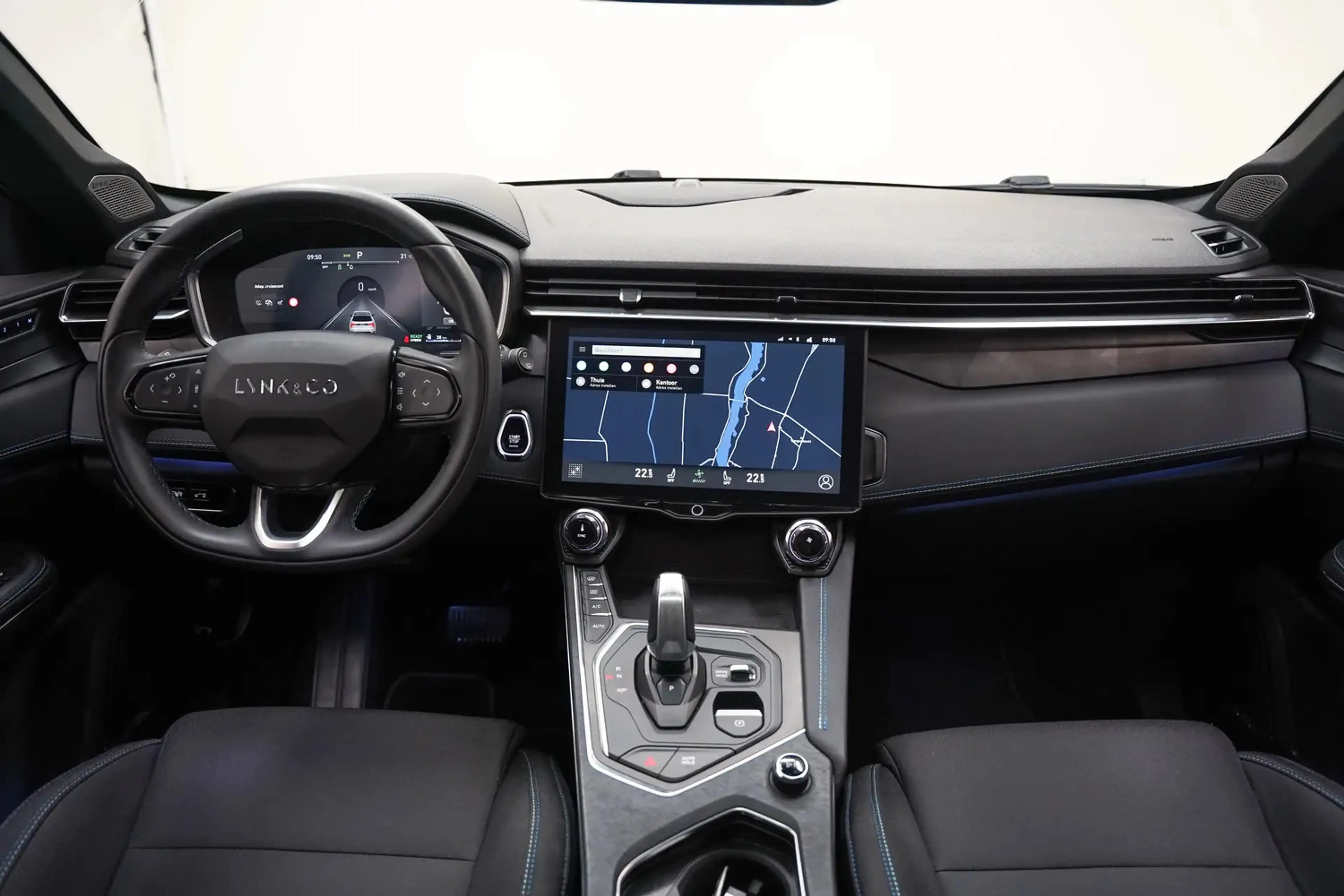 Lynk & Co 01 1.5 PHEV MY23 Zwart 6,6kWh [ Soh 94,5% | Zwarte he — photo 4