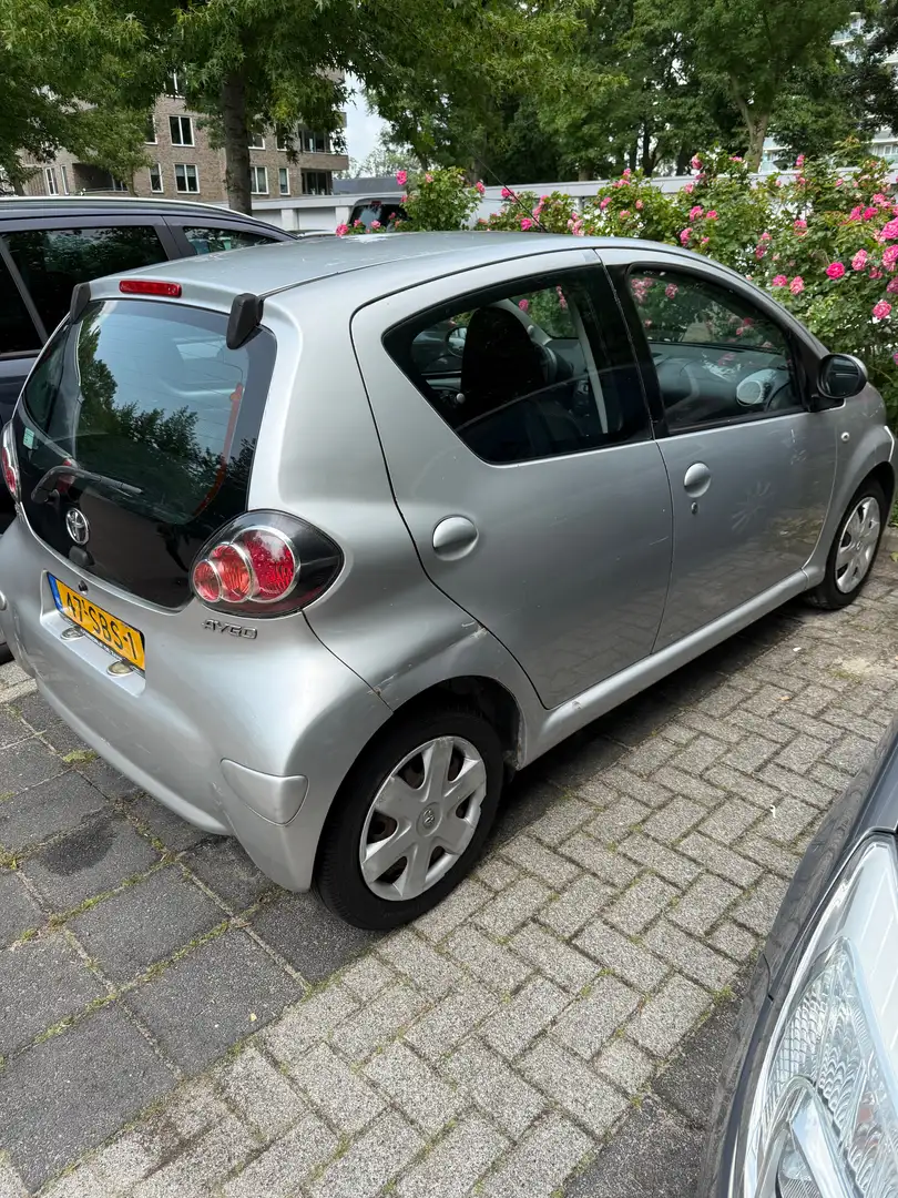 Toyota Aygo Aygo 1.0-12V Comfort airco 5 deurs Plateado - 1