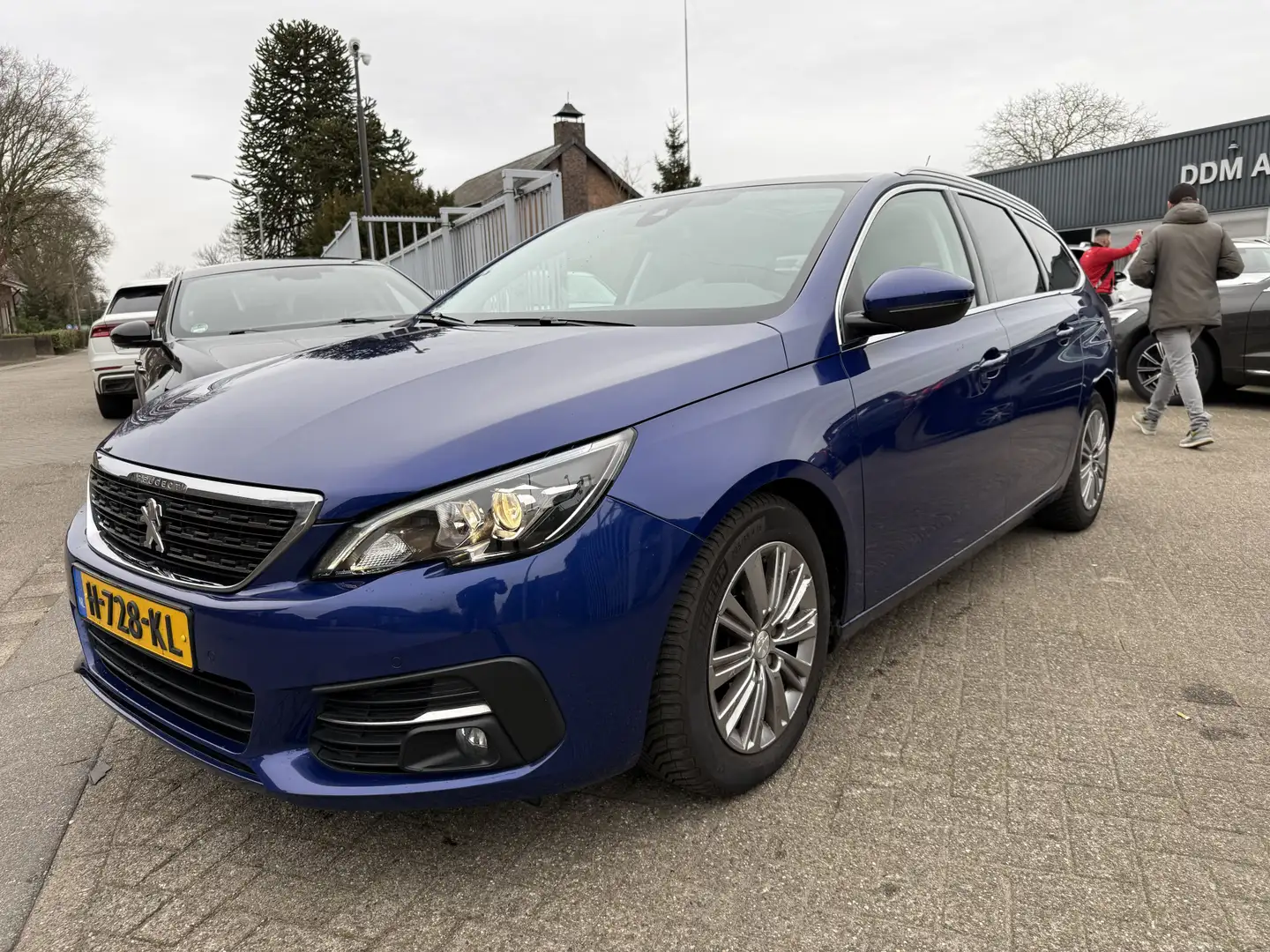 Peugeot 308 SW 1.5 BLUE LEASE PREMIUM PANO/NAVI/CLIMATE/LMV Blauw - 2