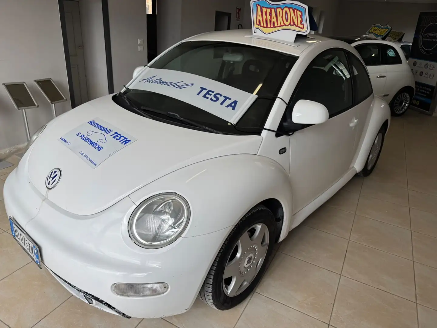 Volkswagen New Beetle - 1