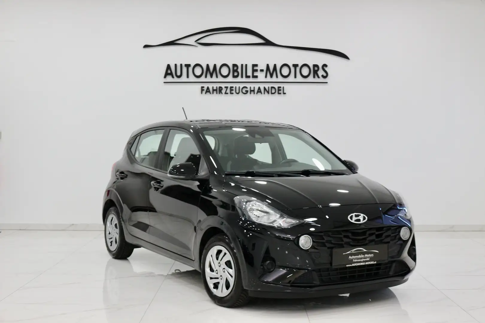 Hyundai i10 Chic Schwarz - 1