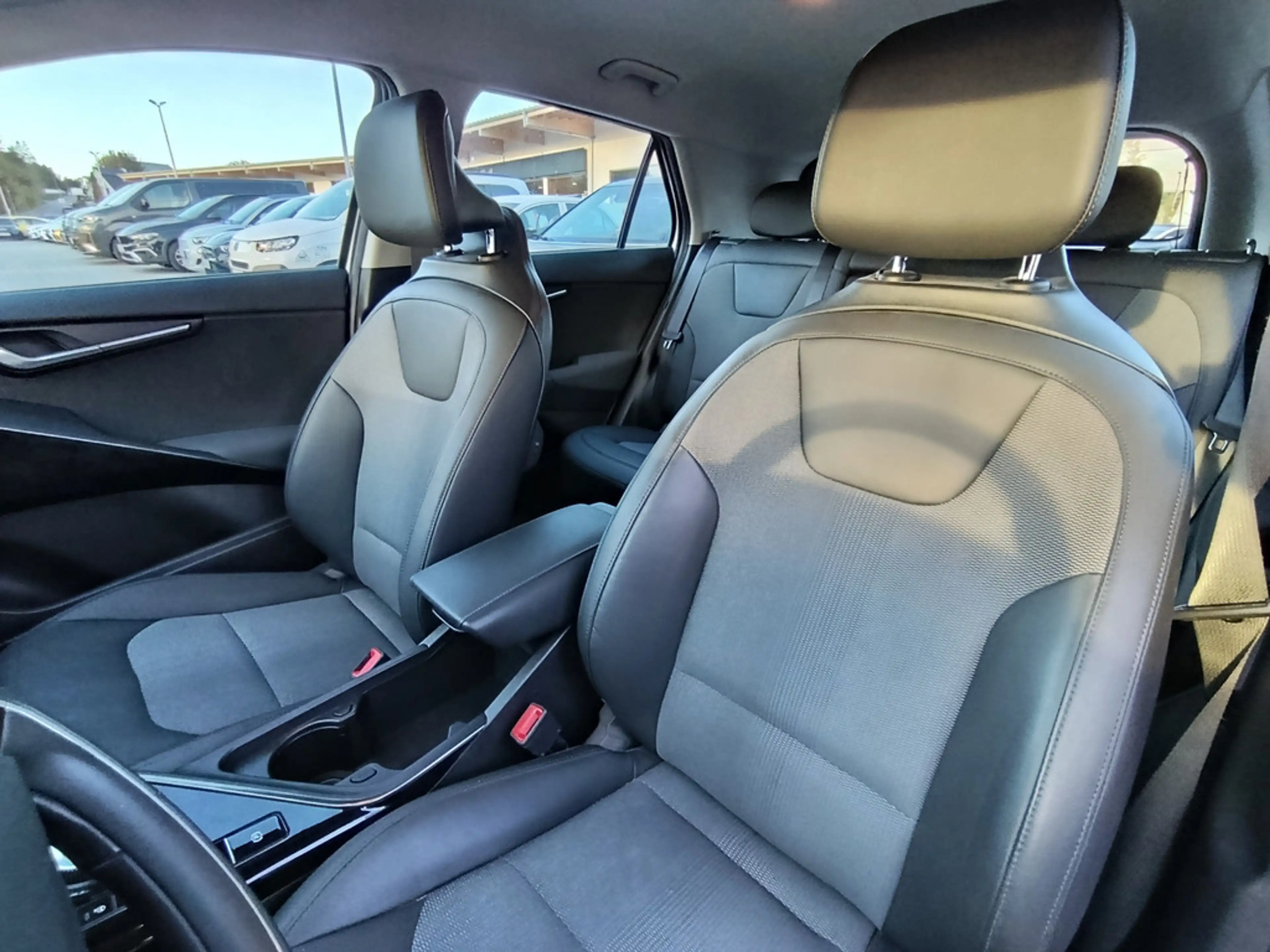 Kia Niro EV Vision 64,8kWh/ Wärmepumpe/ Sitzheizung/ Parksenoren uvm. — photo 7