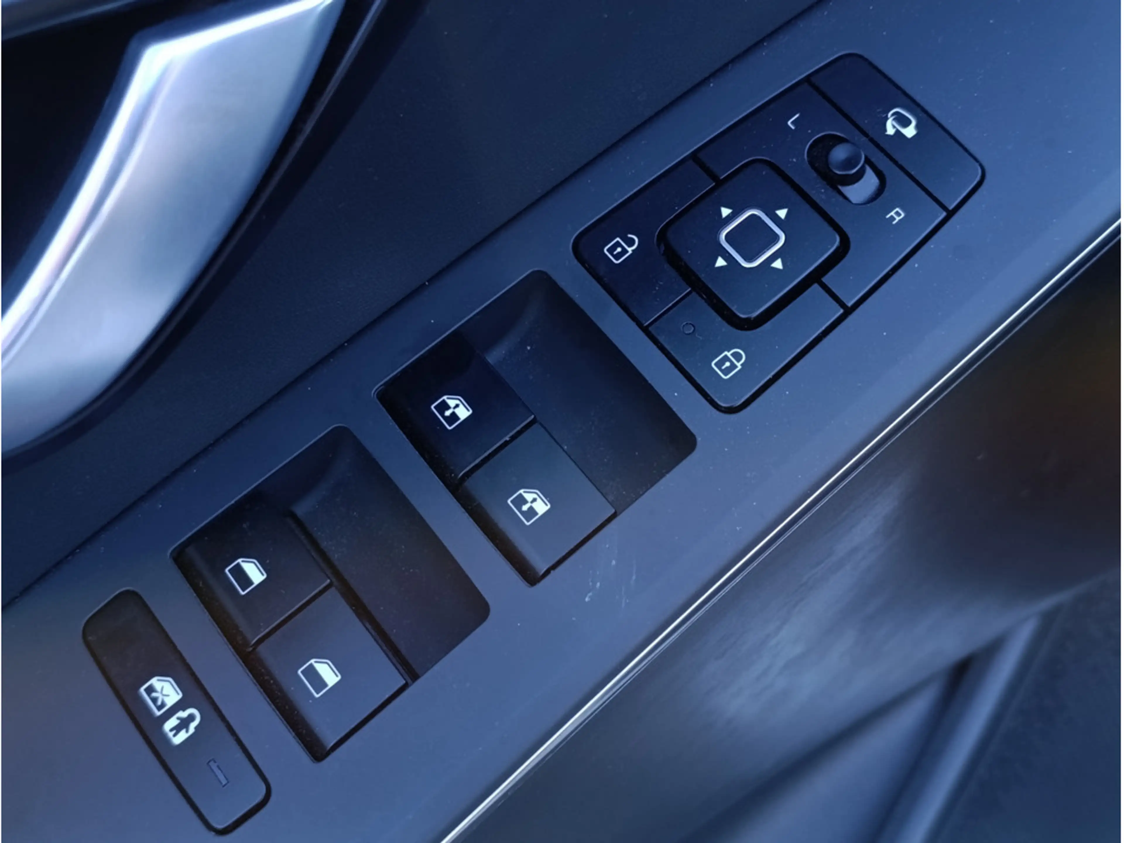 Kia Niro EV Vision 64,8kWh/ Wärmepumpe/ Sitzheizung/ Parksenoren uvm. — photo 15