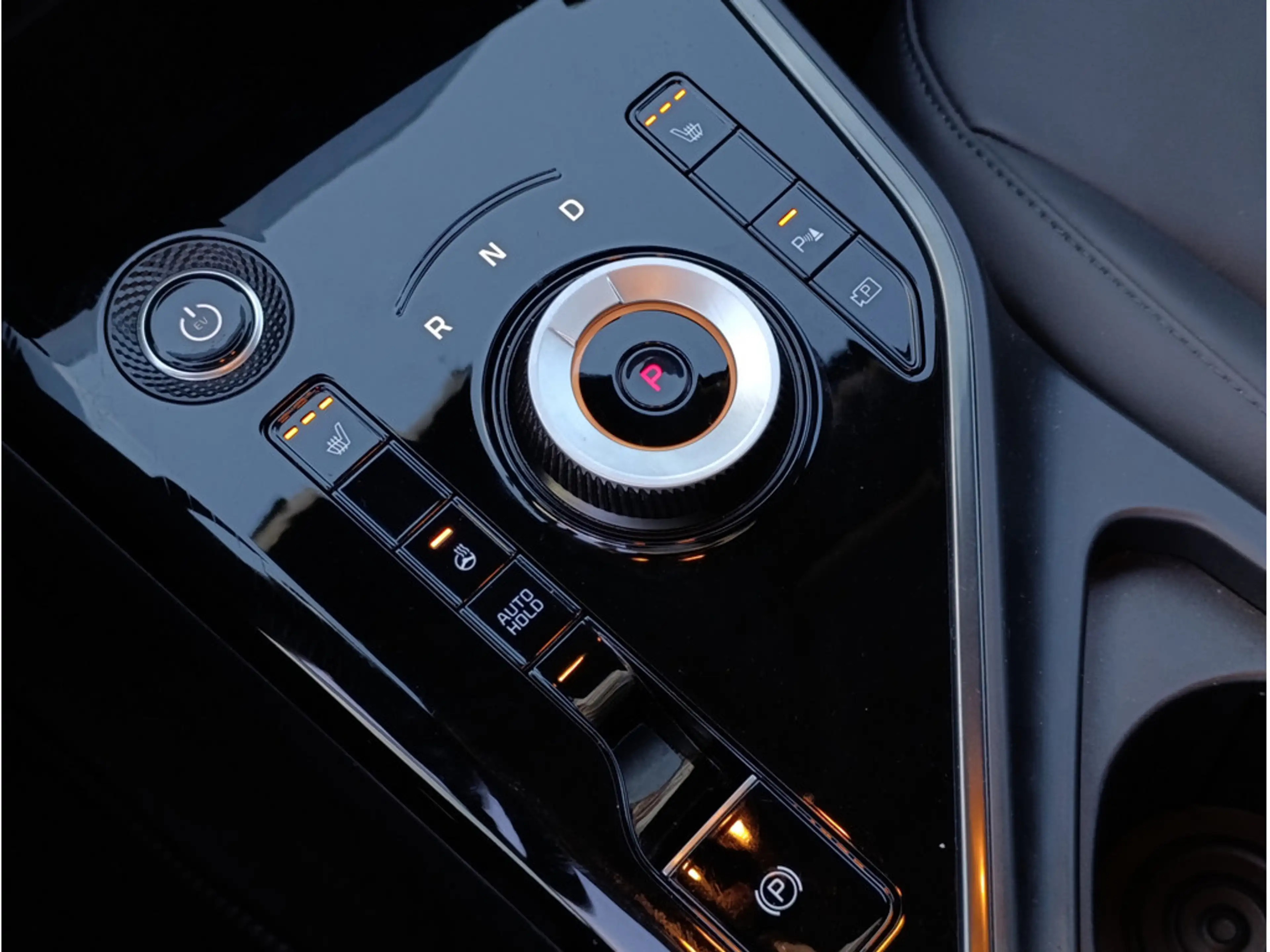 Kia Niro EV Vision 64,8kWh/ Wärmepumpe/ Sitzheizung/ Parksenoren uvm. — photo 13