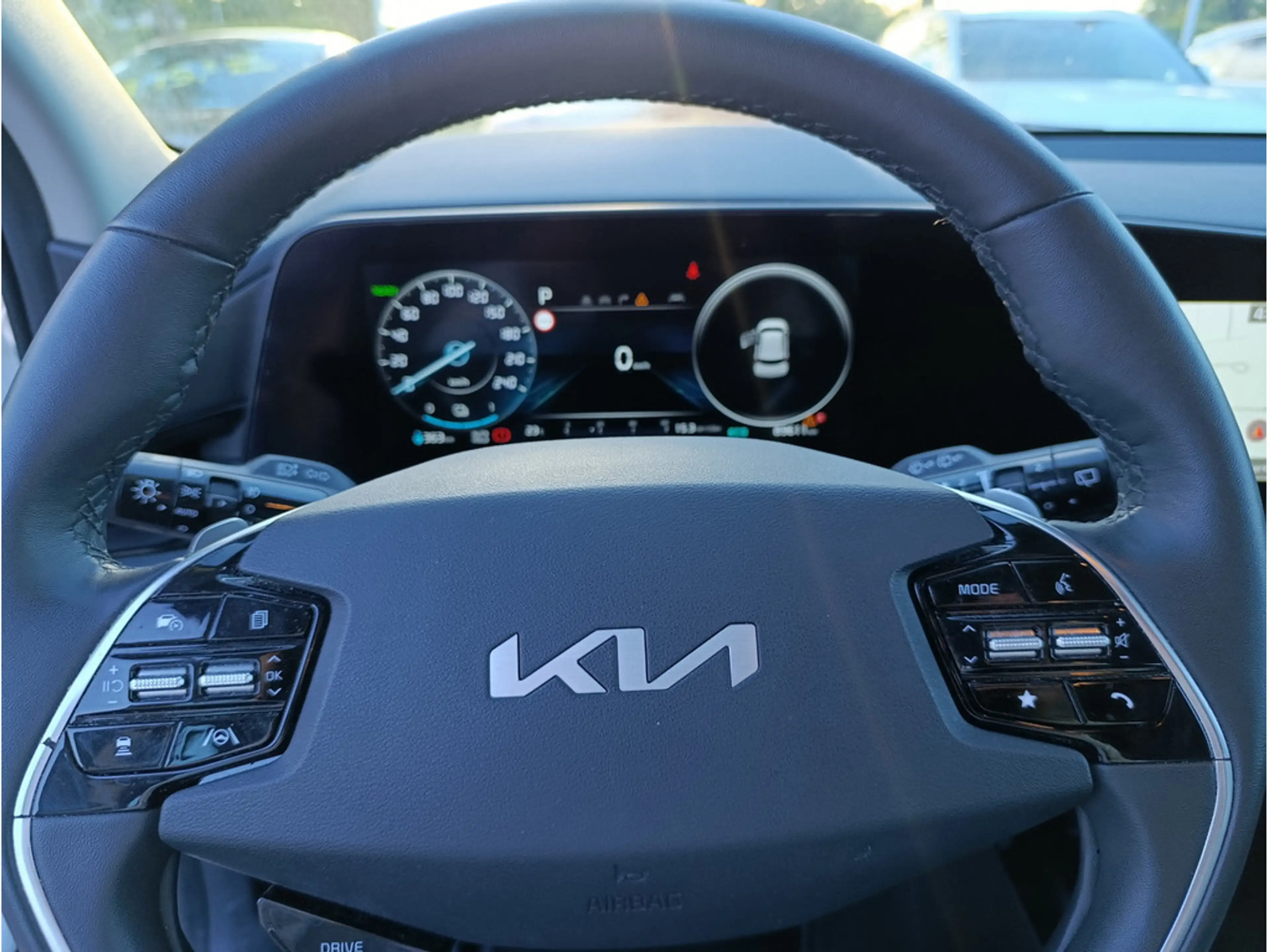 Kia Niro EV Vision 64,8kWh/ Wärmepumpe/ Sitzheizung/ Parksenoren uvm. — photo 9