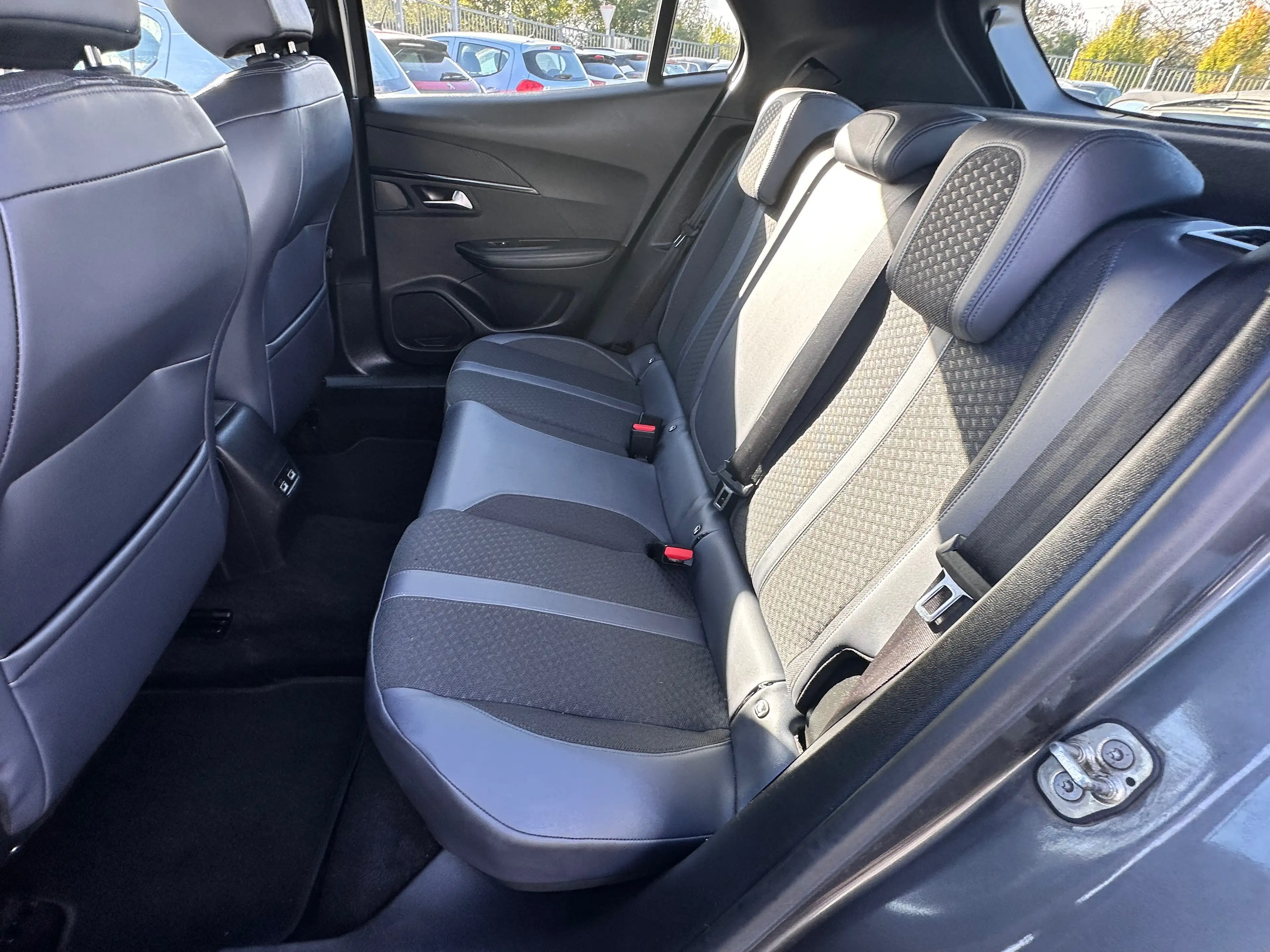 Peugeot 2008 2008 1.2 PureTech — photo 13