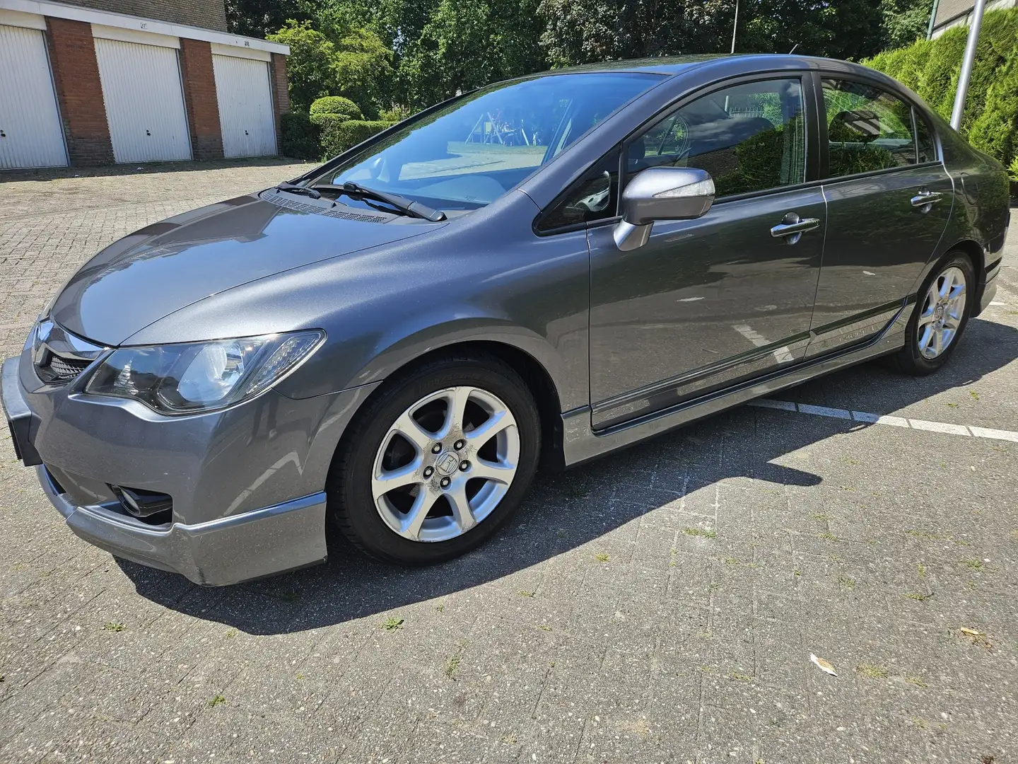 Honda Civic 1.3 Elegance Grijs - 1