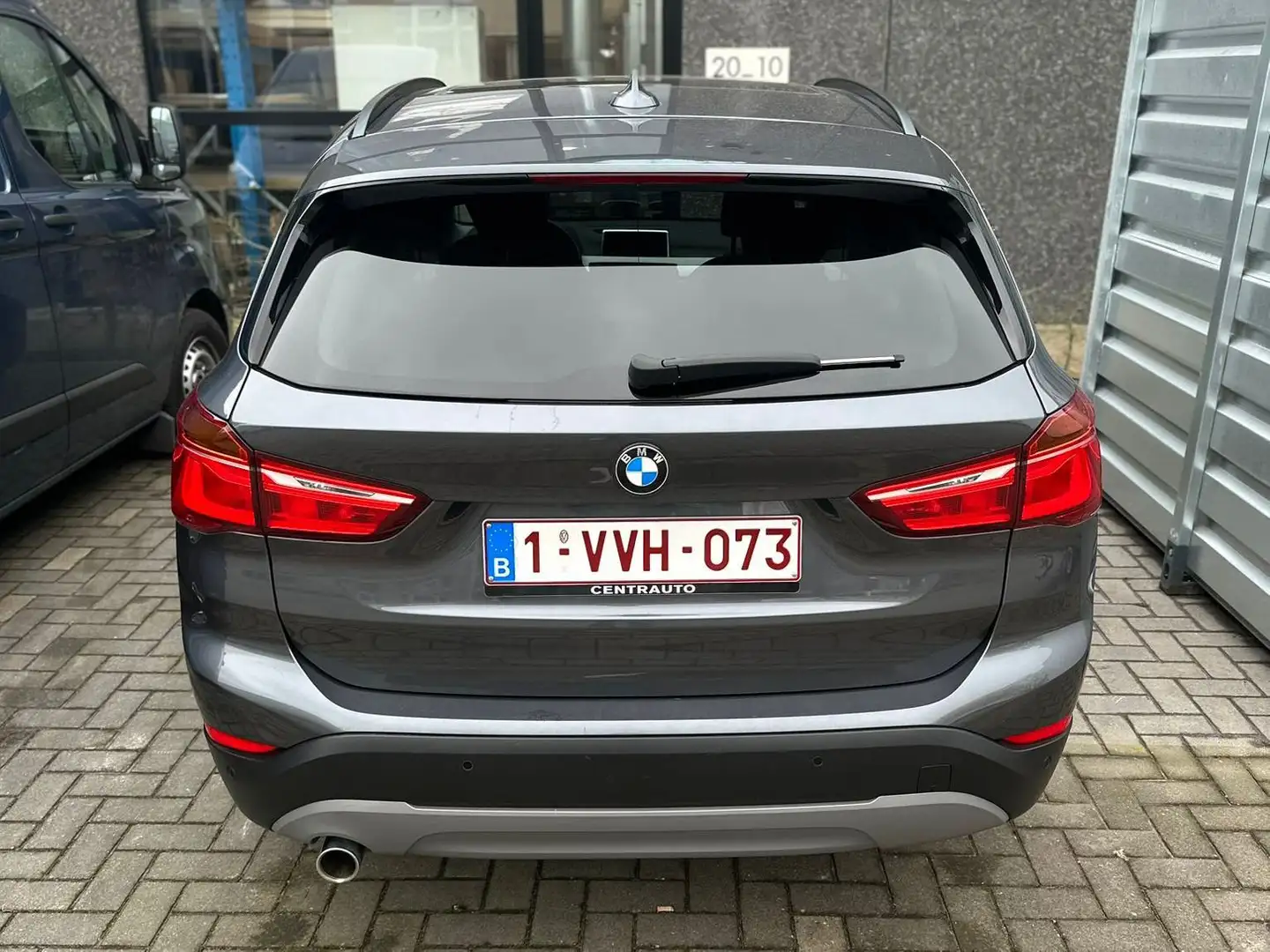 BMW X1 X1 sDrive18i Advantage Grijs - 2