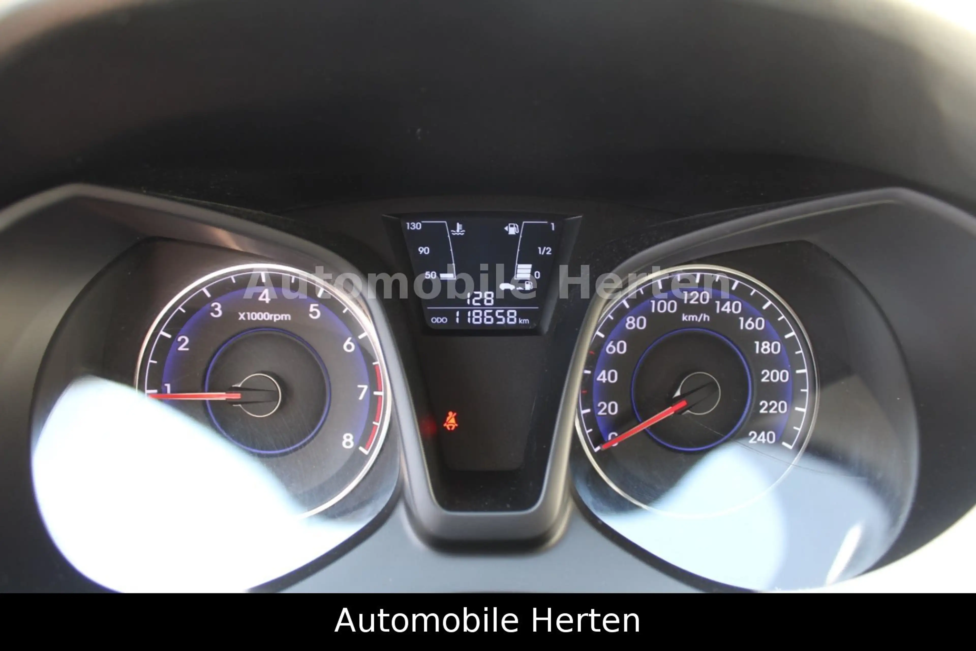 Hyundai iX20 1.4 Classic*KLIMA*SHZ*KLIMA! — photo 12