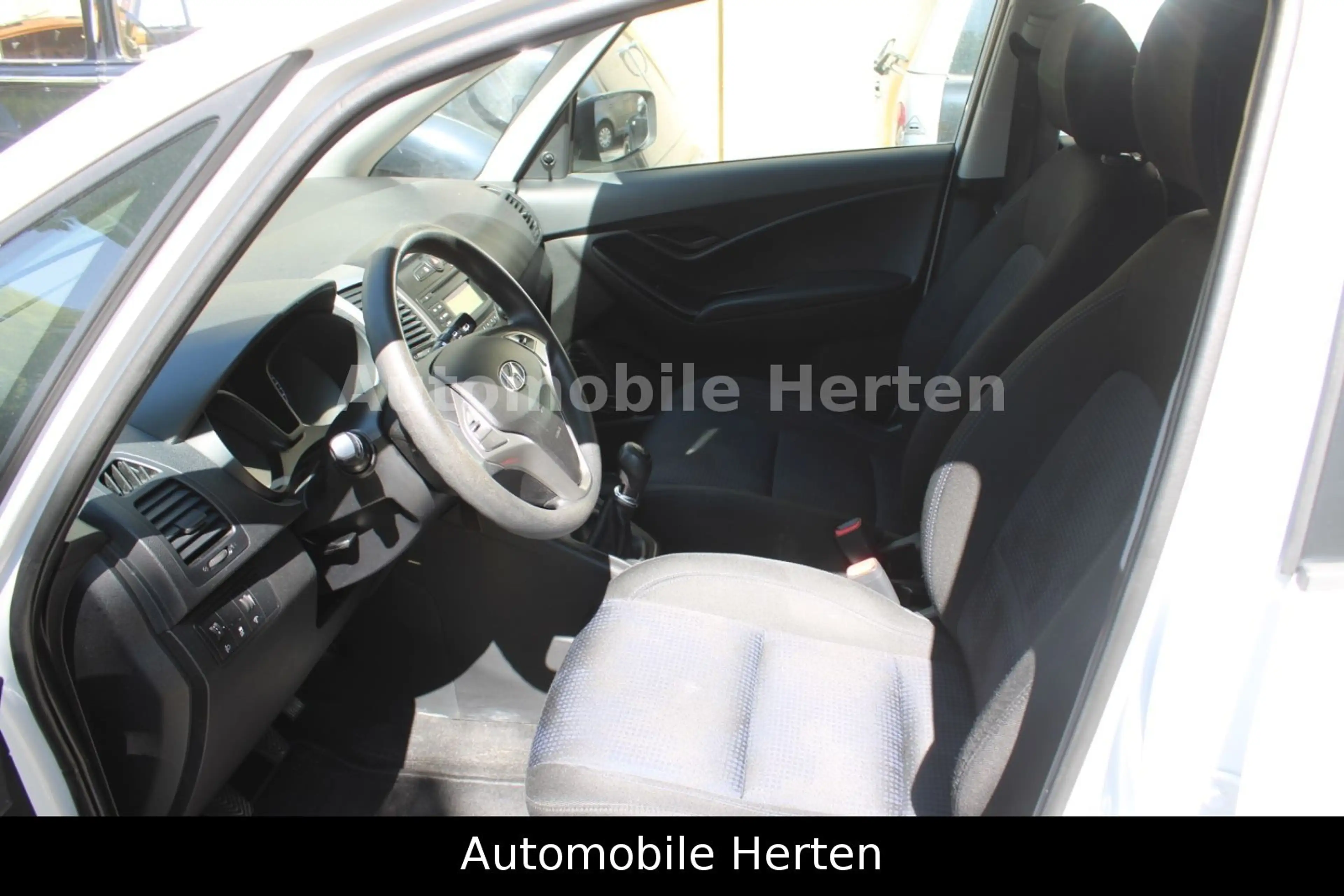 Hyundai iX20 1.4 Classic*KLIMA*SHZ*KLIMA! — photo 9