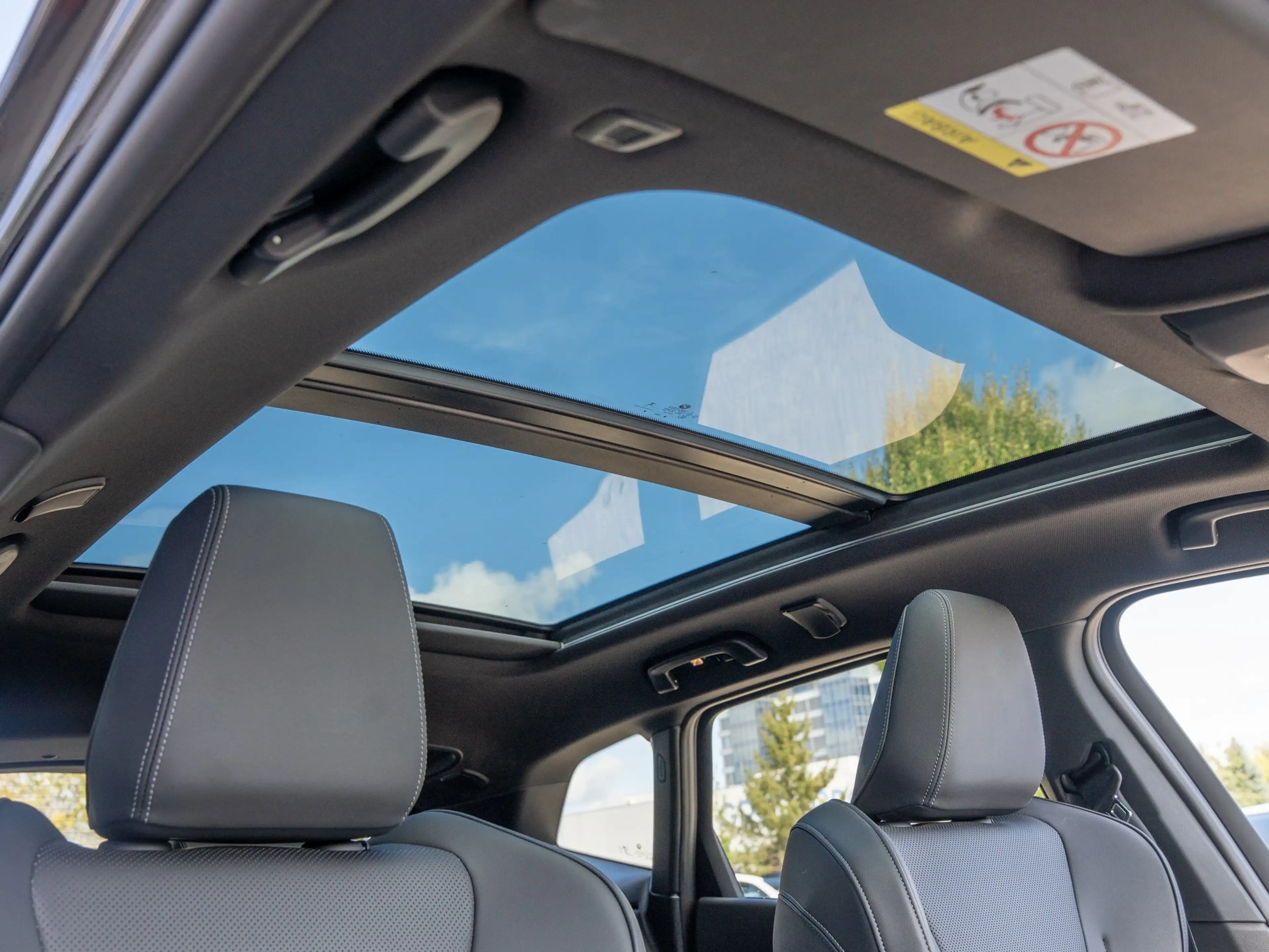 BMW 225 e xDrive Active Tourer M-Sport PANO DA+ 360° HUD — photo 10