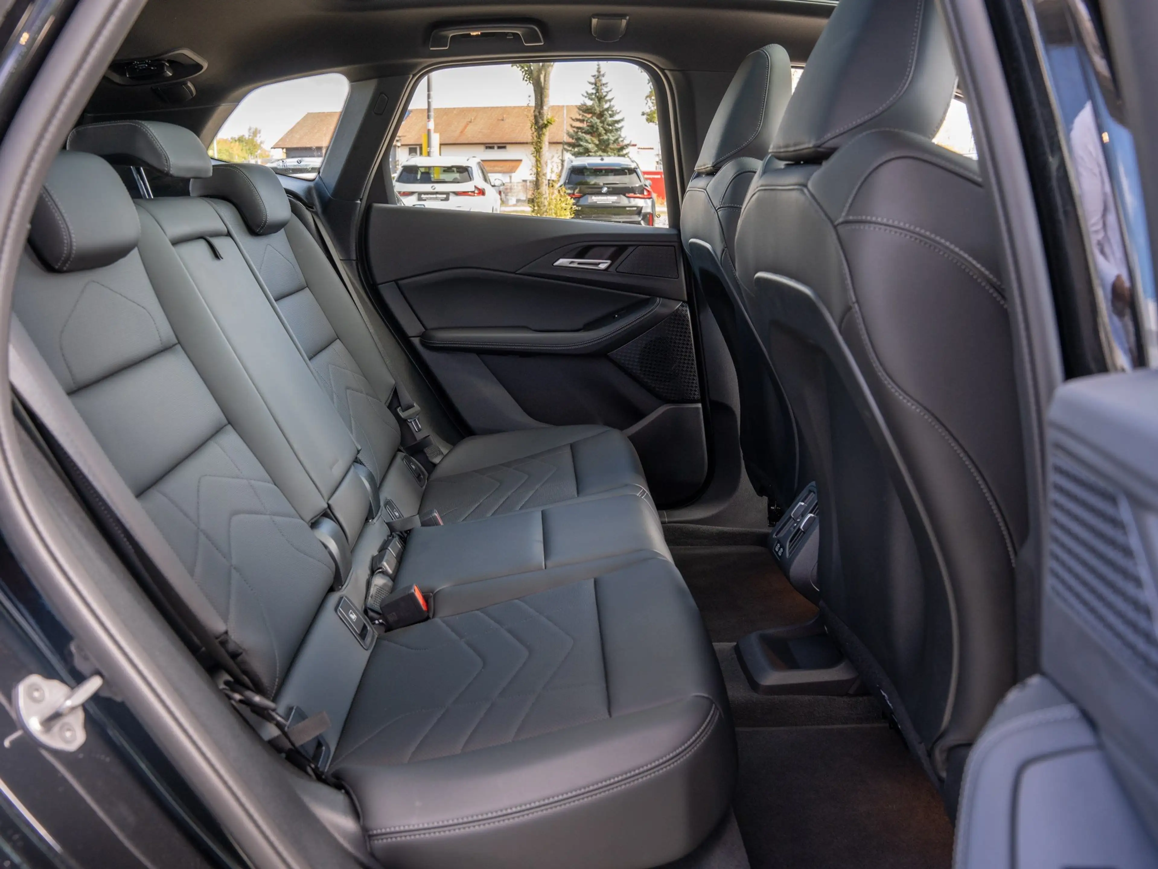 BMW 225 e xDrive Active Tourer M-Sport PANO DA+ 360° HUD — photo 4