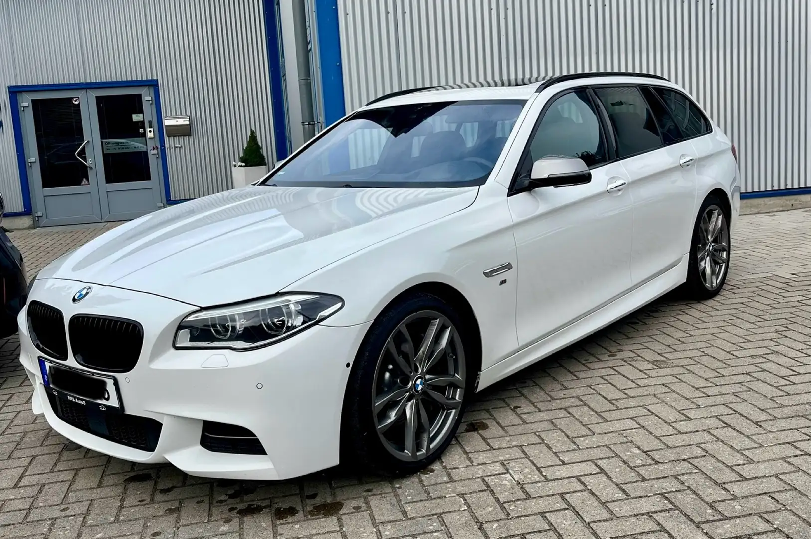 BMW M550 M550d Alb - 1