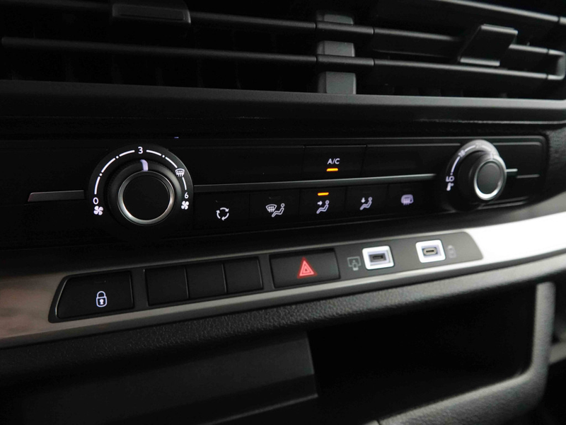 Citroen Jumpy Double Cab XL 2.2 HDi Aut 5 PL | Look Pack | LED | GPS | City Connect Pack — photo 14