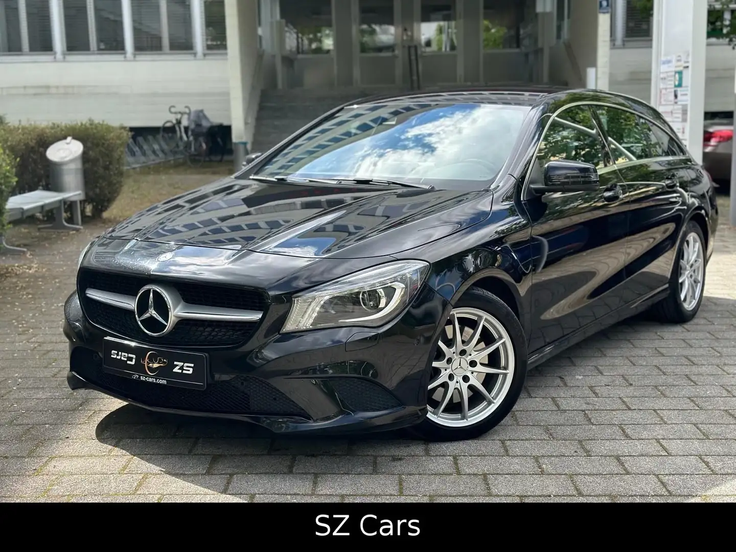 Mercedes-Benz CLA 250 CLA250 Shooting Brake*Aut.*H&H*el.Sitz*Leder* Černá - 1