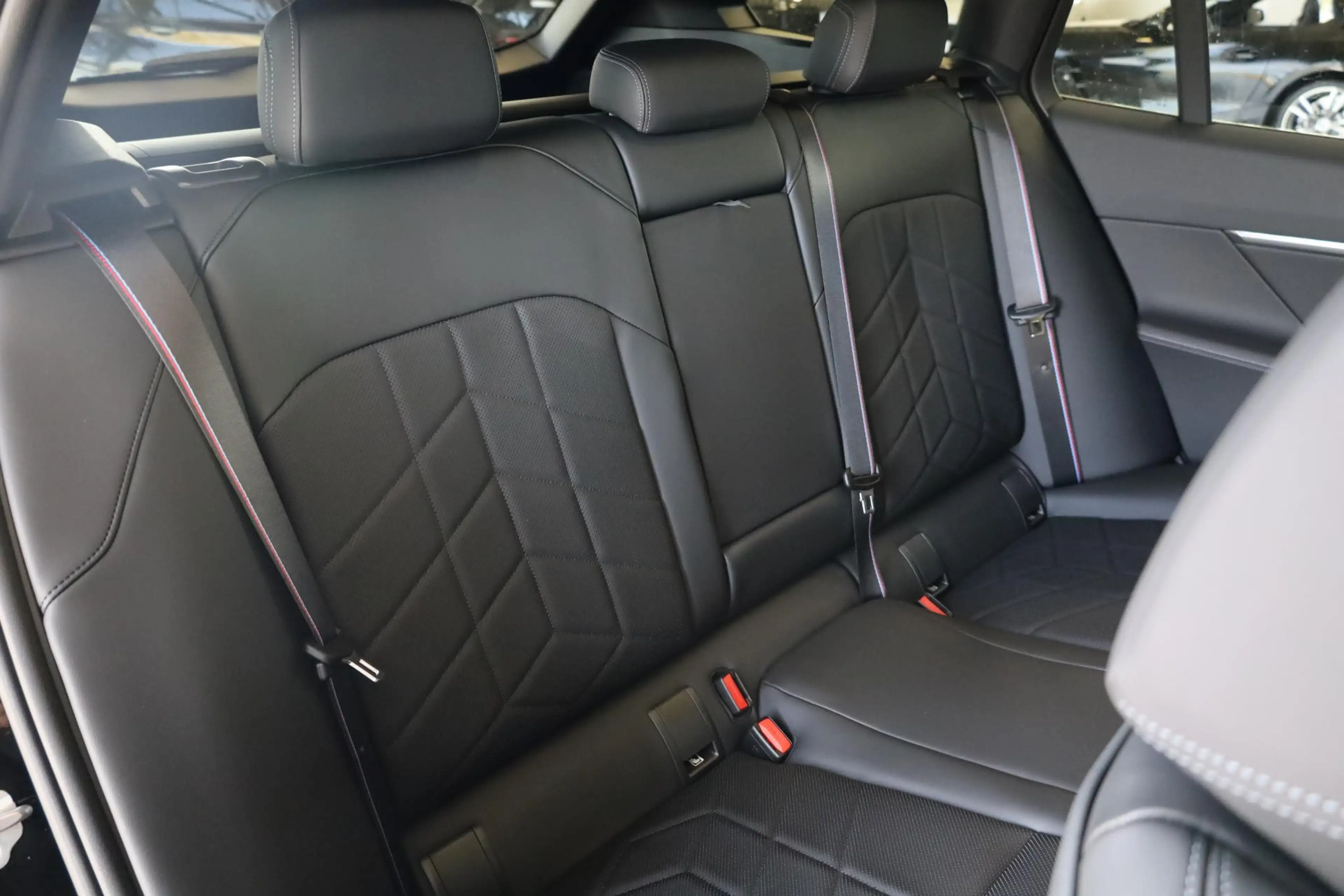 BMW i5 Touring eDrive40 | M Sport Pro | Panoramadak | Dri — photo 10