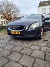 D5 AWD Geartronic Momentum