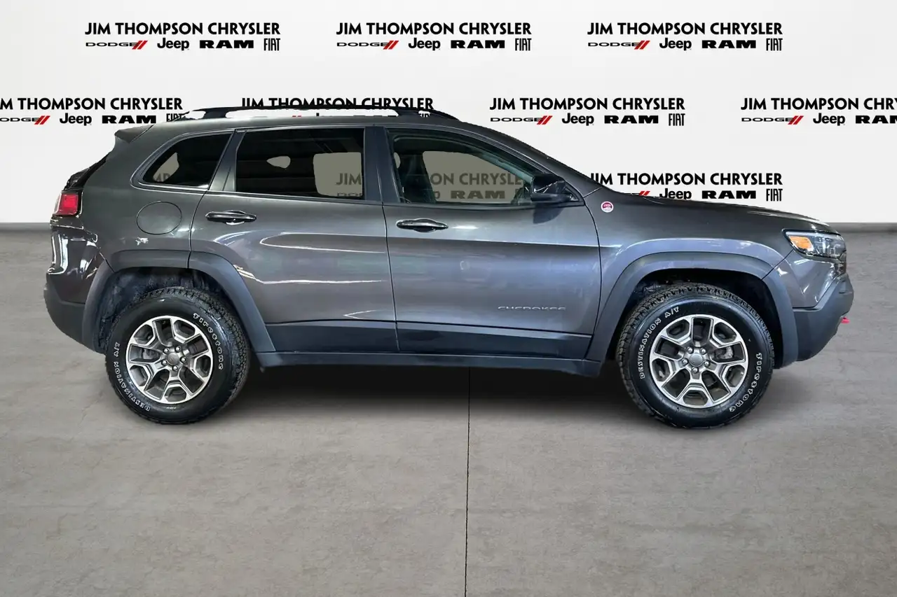 Jeep Cherokee снимка Jeep Cherokee