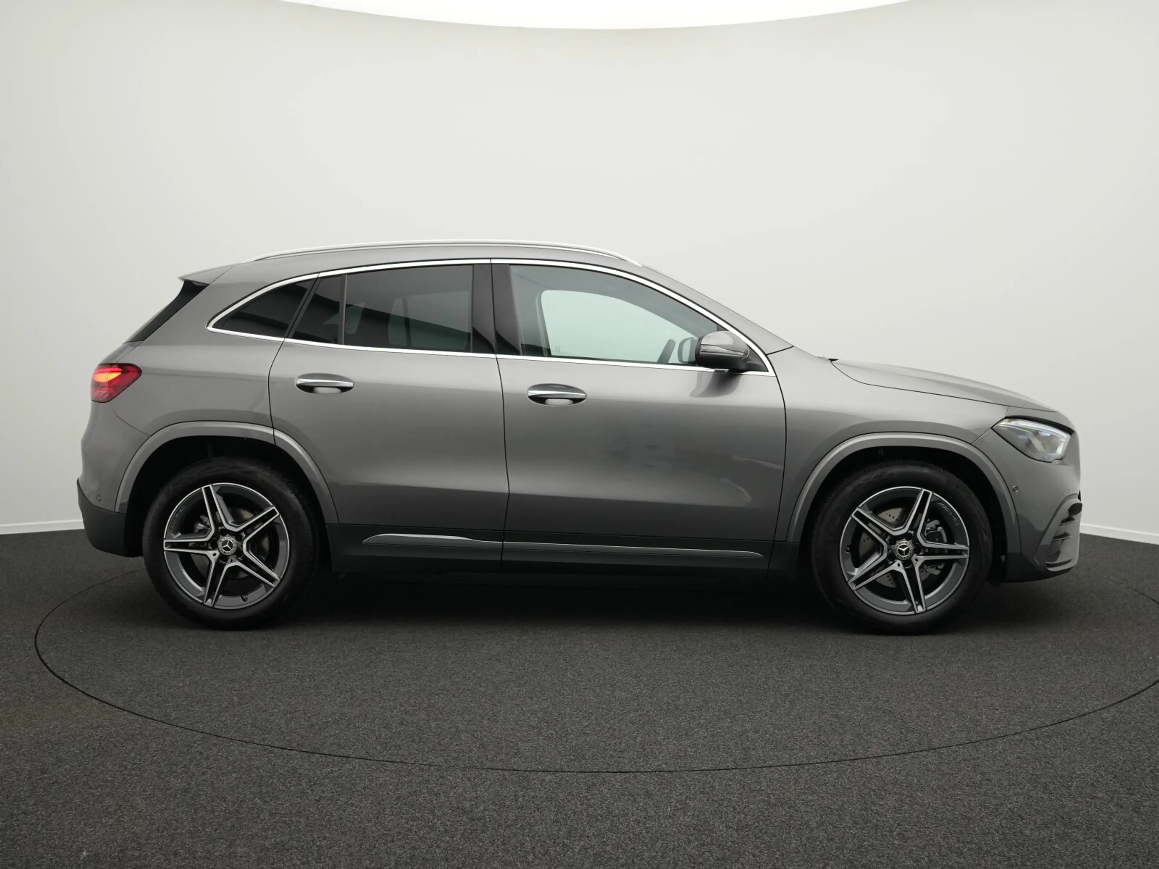 Mercedes-Benz GLA 180 GLA 180  AMG Line Navi/Pano.-Dach/Keyless-Go/Klima — photo 5