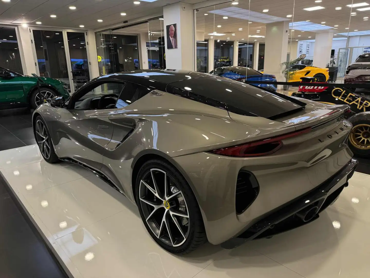 Lotus Emira V6 First Edition Manuale + LSD Grigio - 2