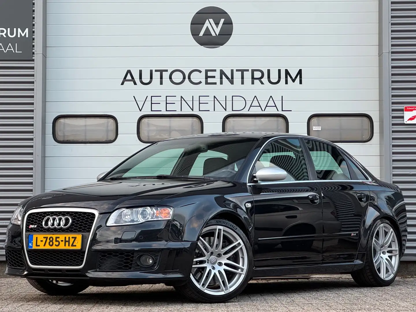 Audi RS4 Limousine 4.2 V8 Quattro 420 PK CARBON/BOSE/UNIEK Noir - 1