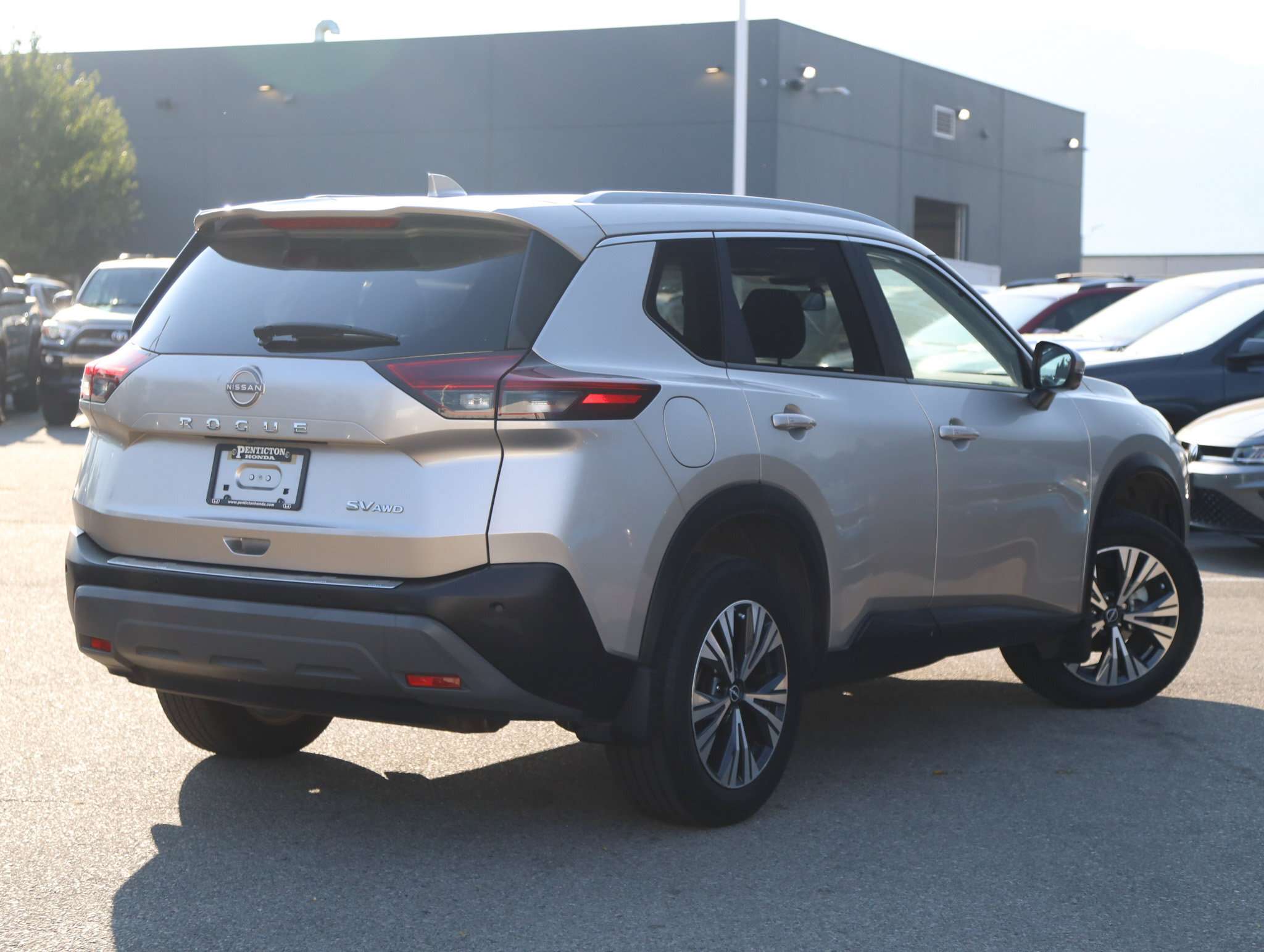 2023 Nissan Rogue AWD SV Moonroof - No Accidents / One Owner / BC Ve — снимка 1