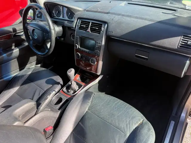 Mercedes-Benz B-Class view 8