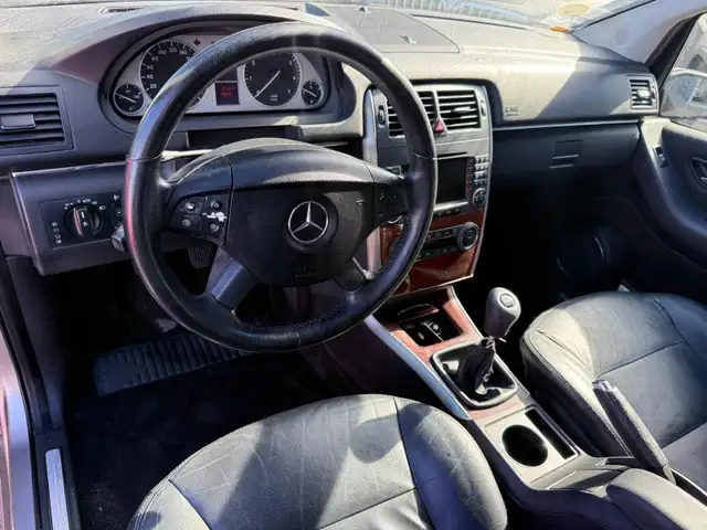 Mercedes-Benz B-Class view 9