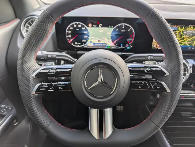 Mercedes-Benz GLA 200 d 4MATIC Österreich-Edition AMG Line Ansicht 15