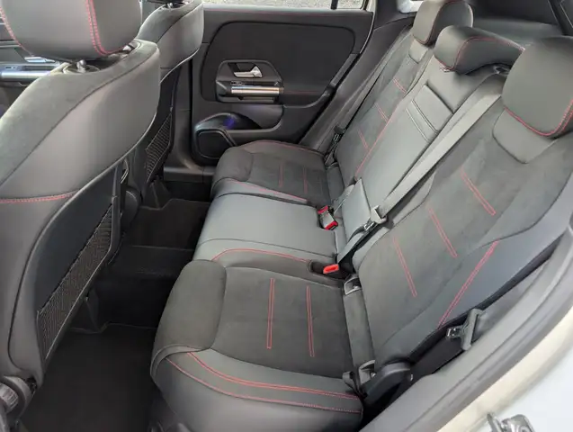 Mercedes-Benz GLA 200 d 4MATIC Österreich-Edition AMG Line Ansicht 21