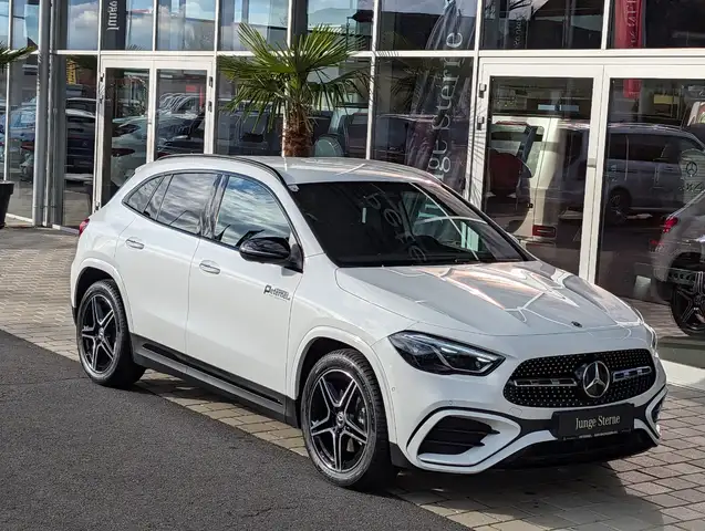 Mercedes-Benz GLA 200 d 4MATIC Österreich-Edition AMG Line Ansicht 10
