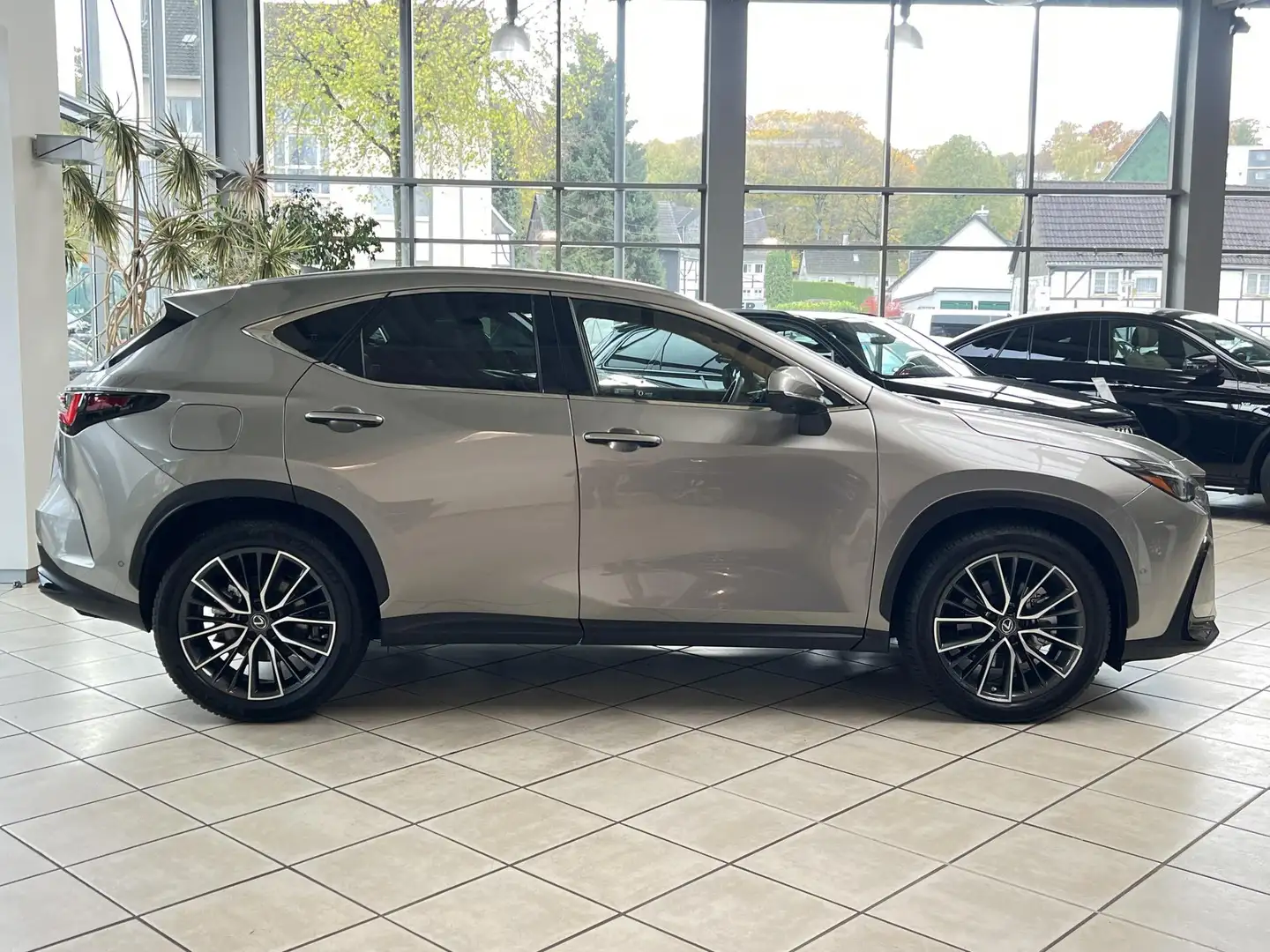 Lexus NX 450h+ NX 450h+ Luxury-Paket|HUD|360°|MatrixLED|1.Hand Argent - 2