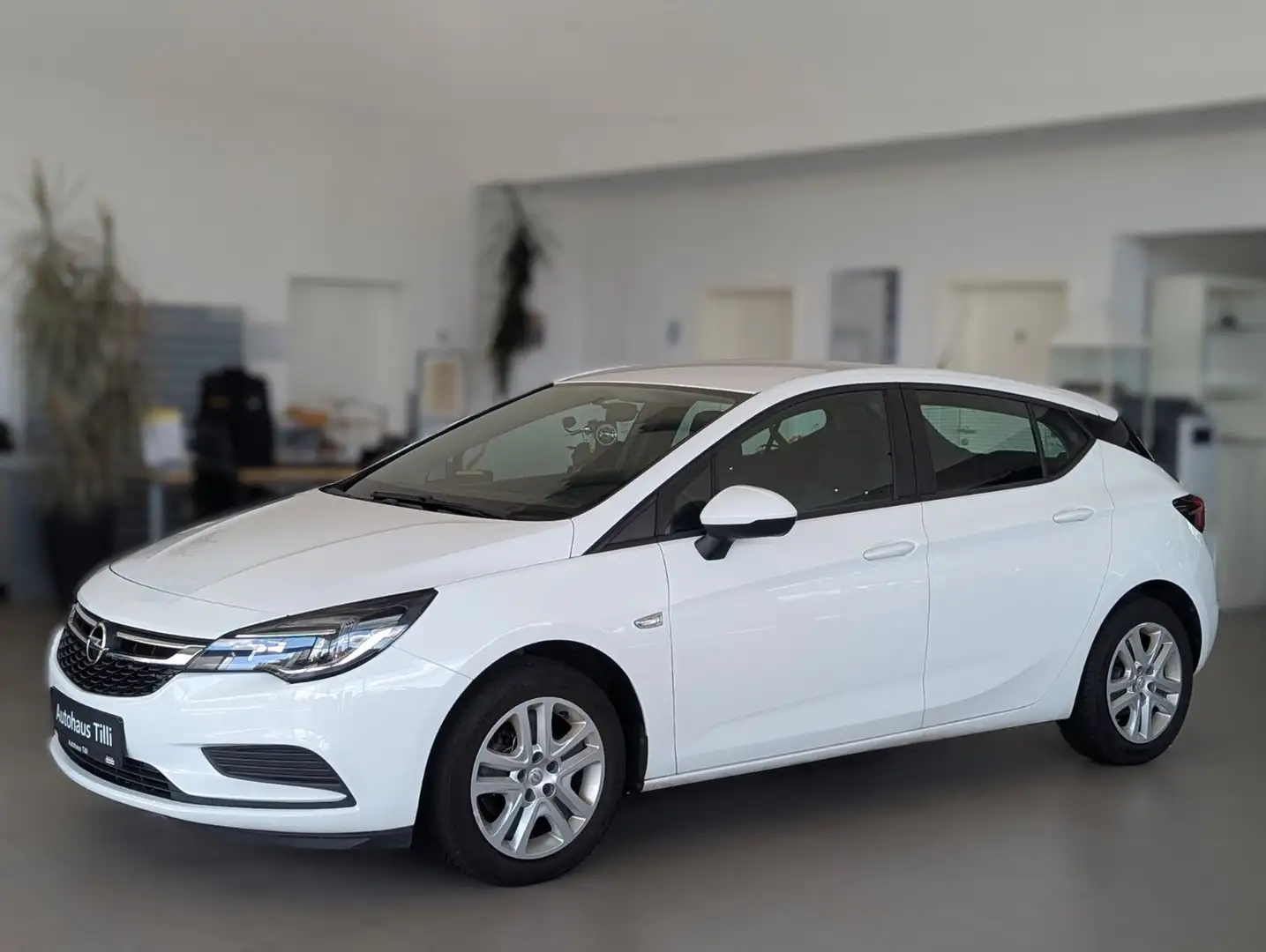 Opel Astra K Limo 1.4 Turbo Edition Aut. /AHK /PDC/ Blanc - 1
