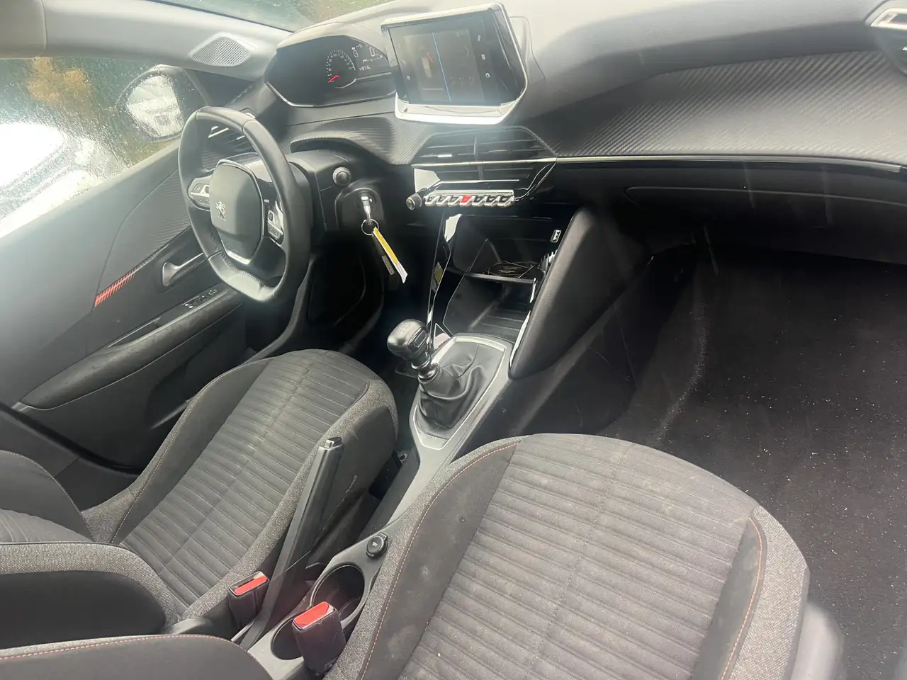 Peugeot 208 208 — photo 5