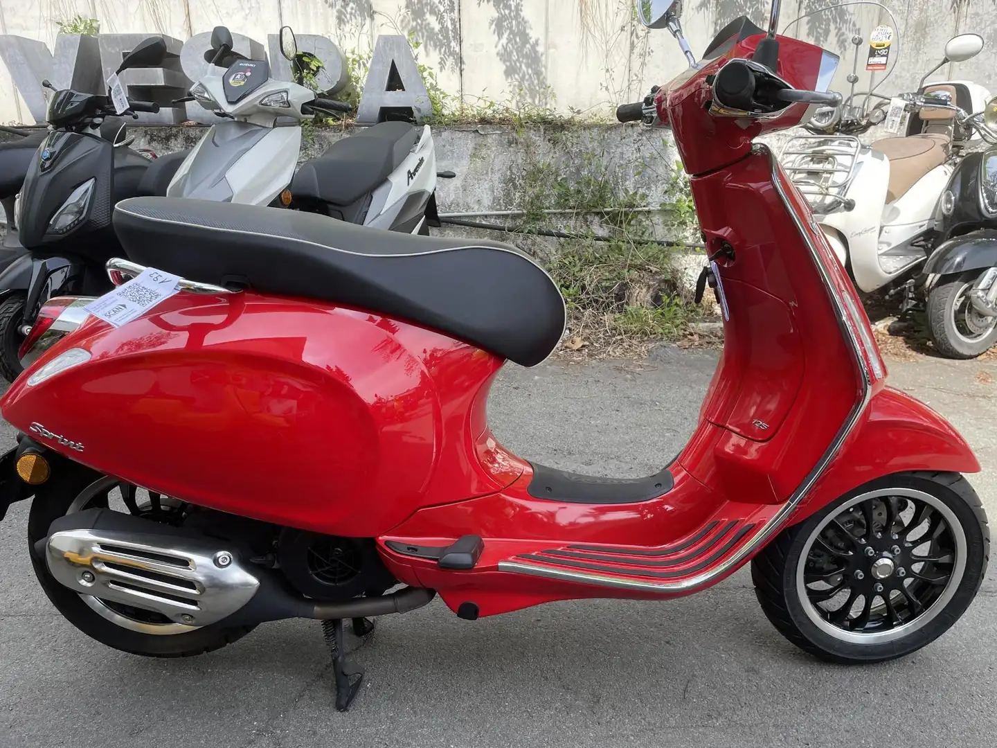 Vespa Sprint 125 ABS LED Roşu - 1