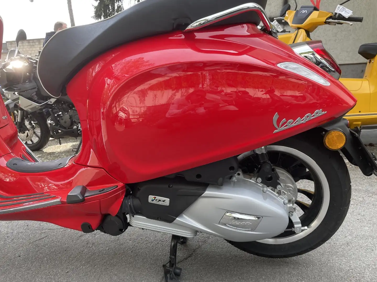 Vespa Sprint 125 ABS LED Roşu - 2