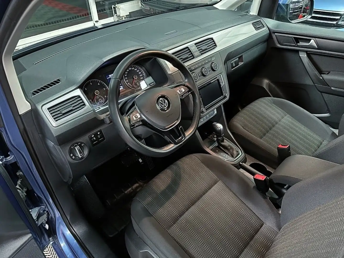 Volkswagen Caddy 2.0 TDI 150 CV DSG Comfortline 4Motion Blau - 2