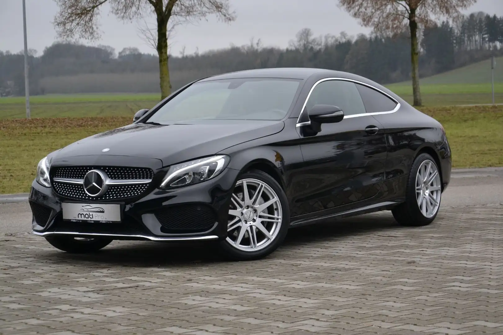 Mercedes-Benz C 300 C Coupe*ACC*STZH*BURM*LED*LUFTFEDER* Schwarz - 1