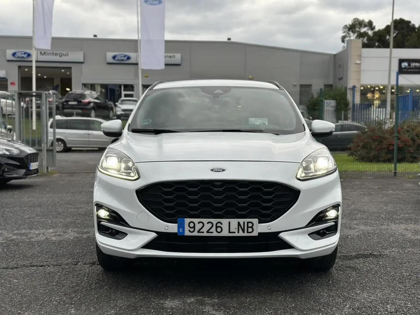 Ford Kuga 1.5 EcoBlue ST-Line FWD 120 Weiß - 2